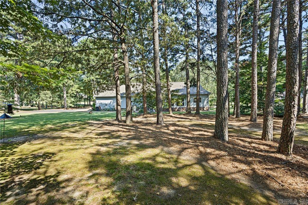 302 Meadow Rd