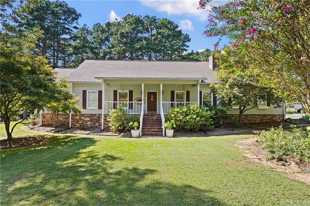302 Meadow Rd