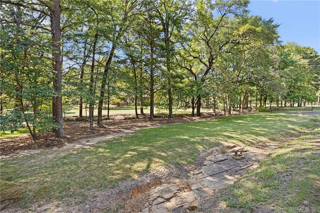 302 Meadow Rd