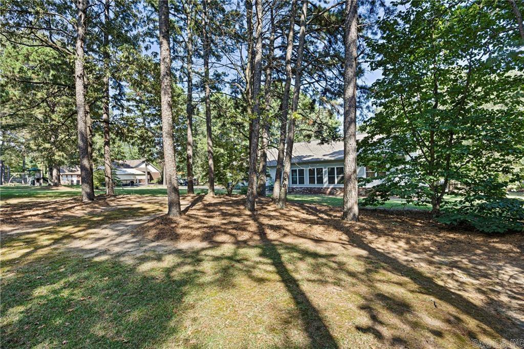 302 Meadow Rd