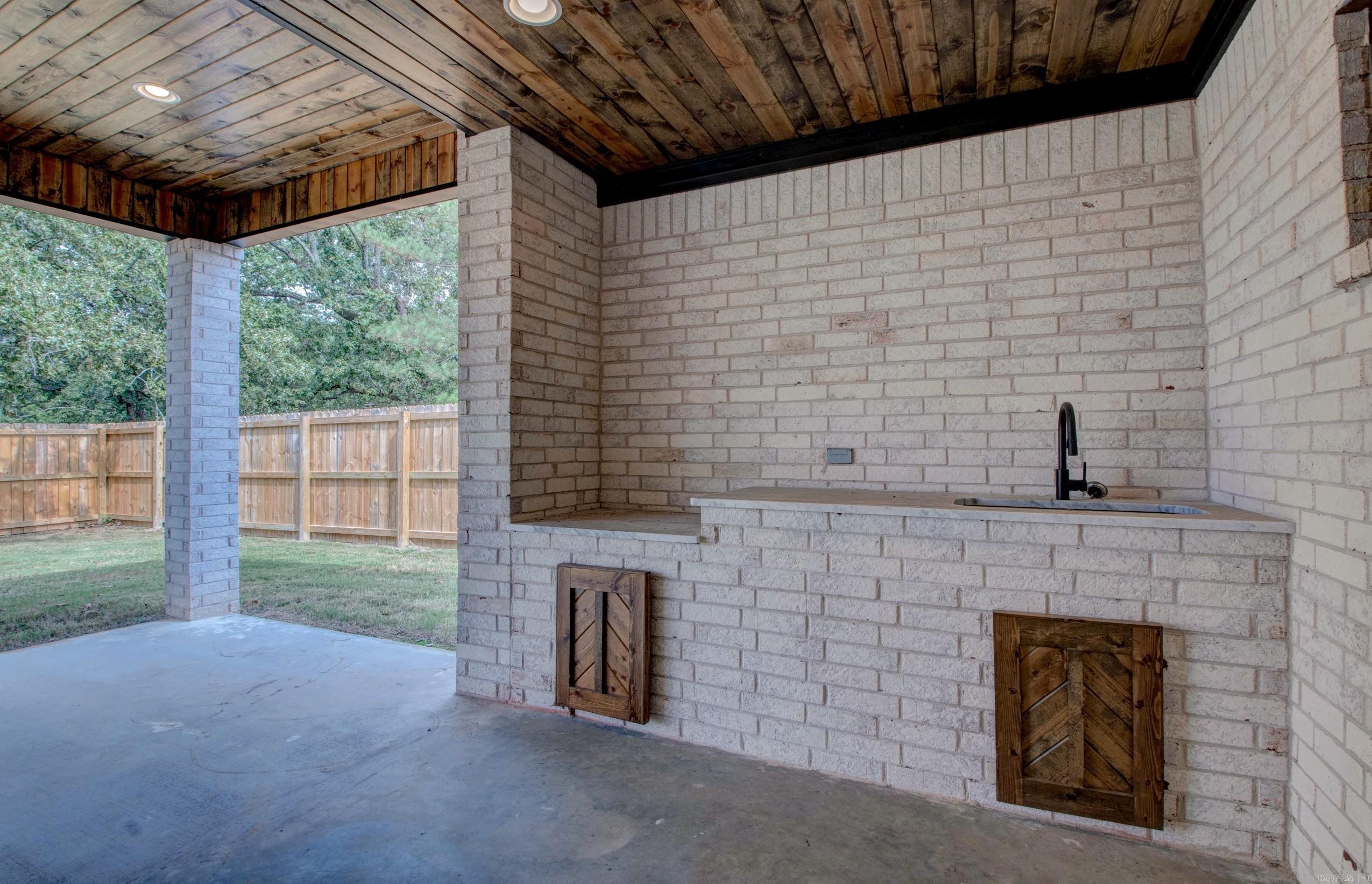 6001 Coral Ridge Drive