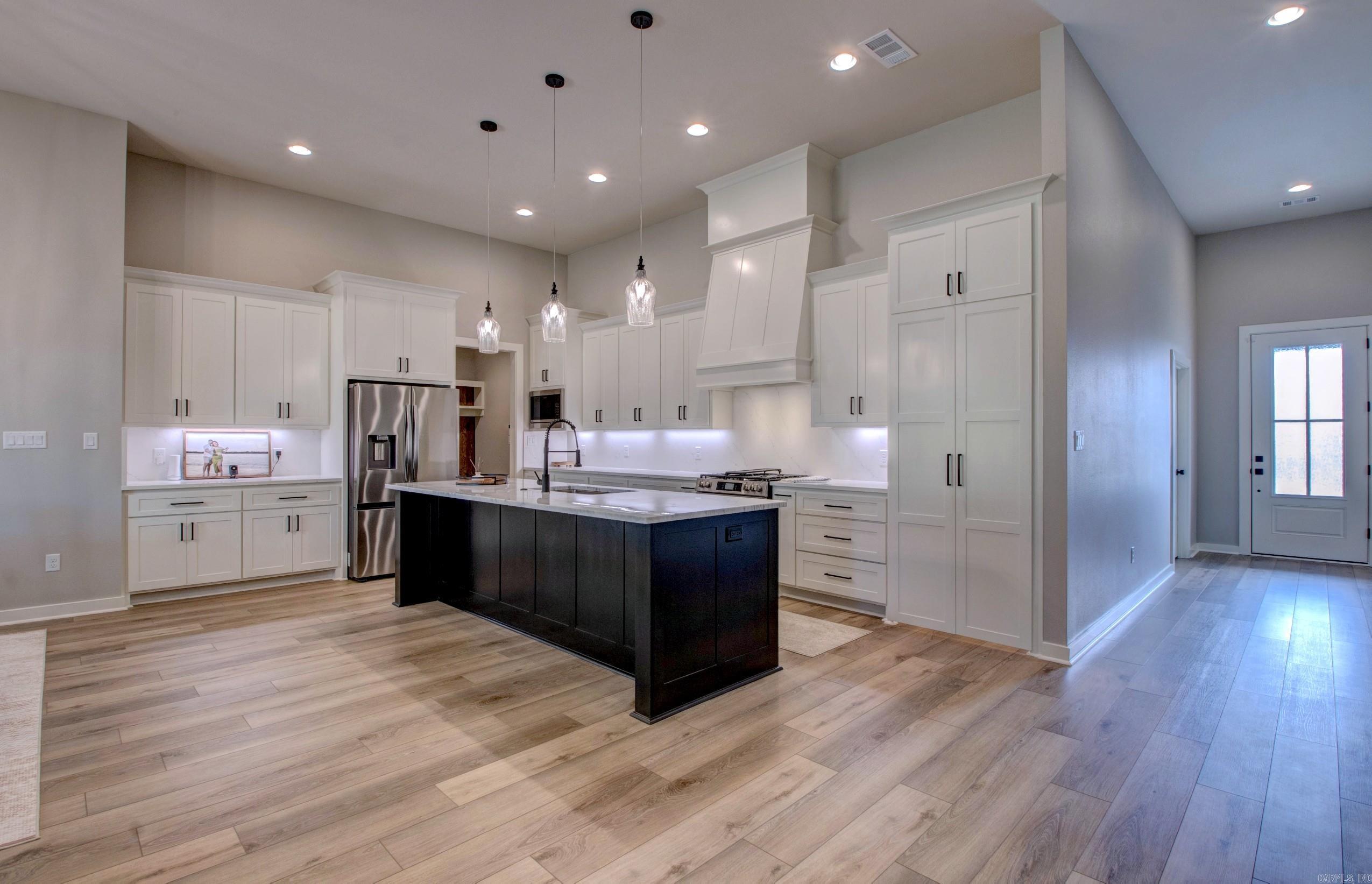 6001 Coral Ridge Drive