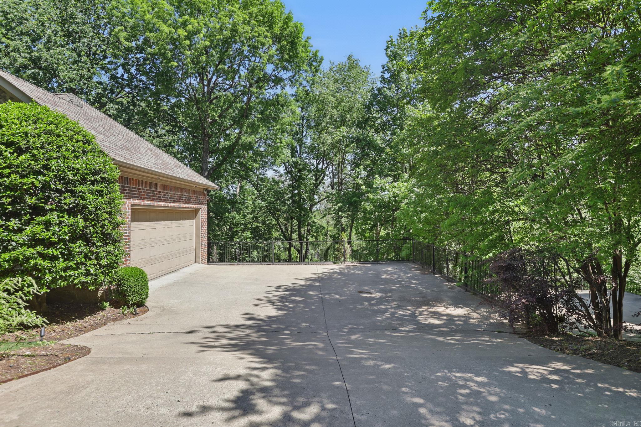 33 Greathouse Bend Drive