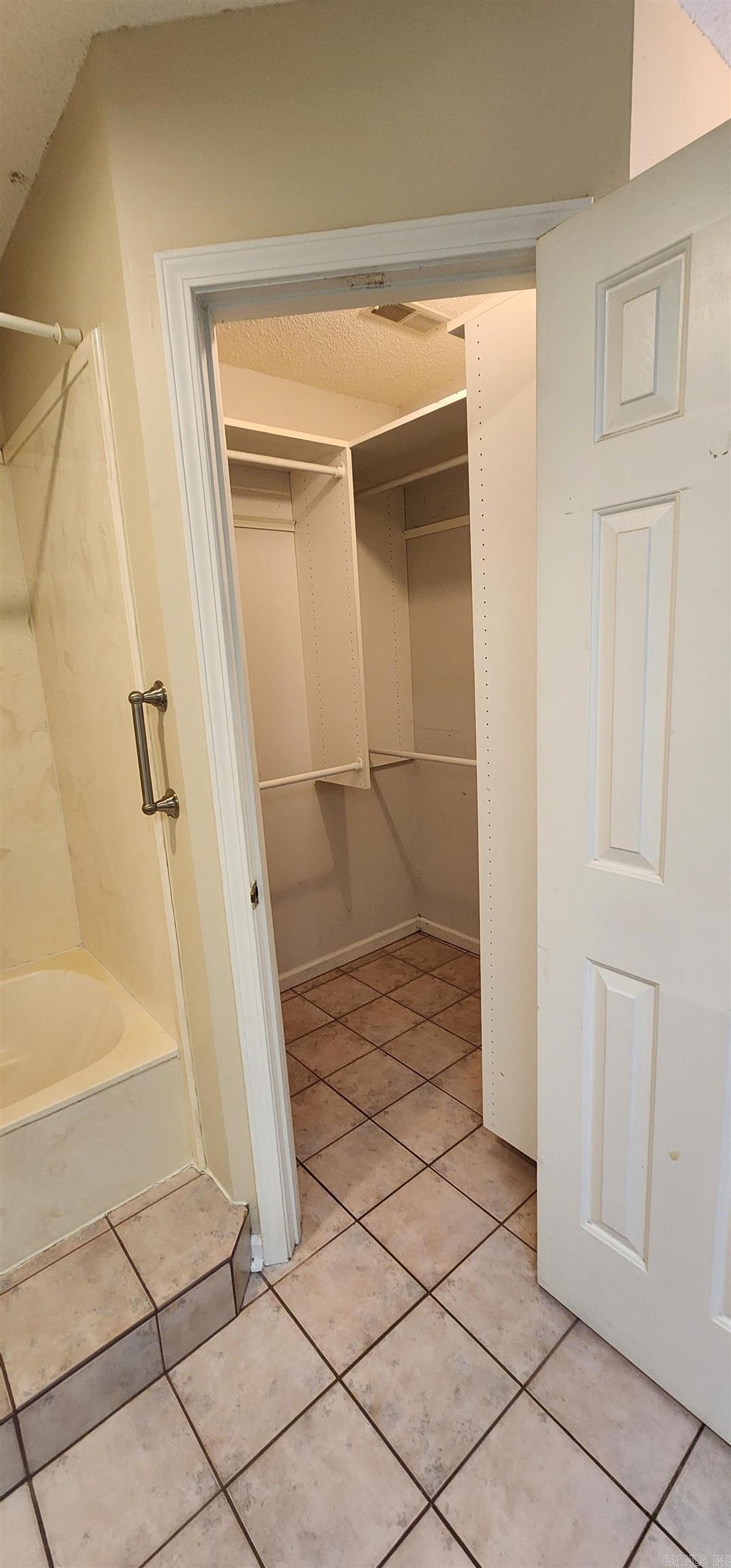 6A Londonderry Cir Street