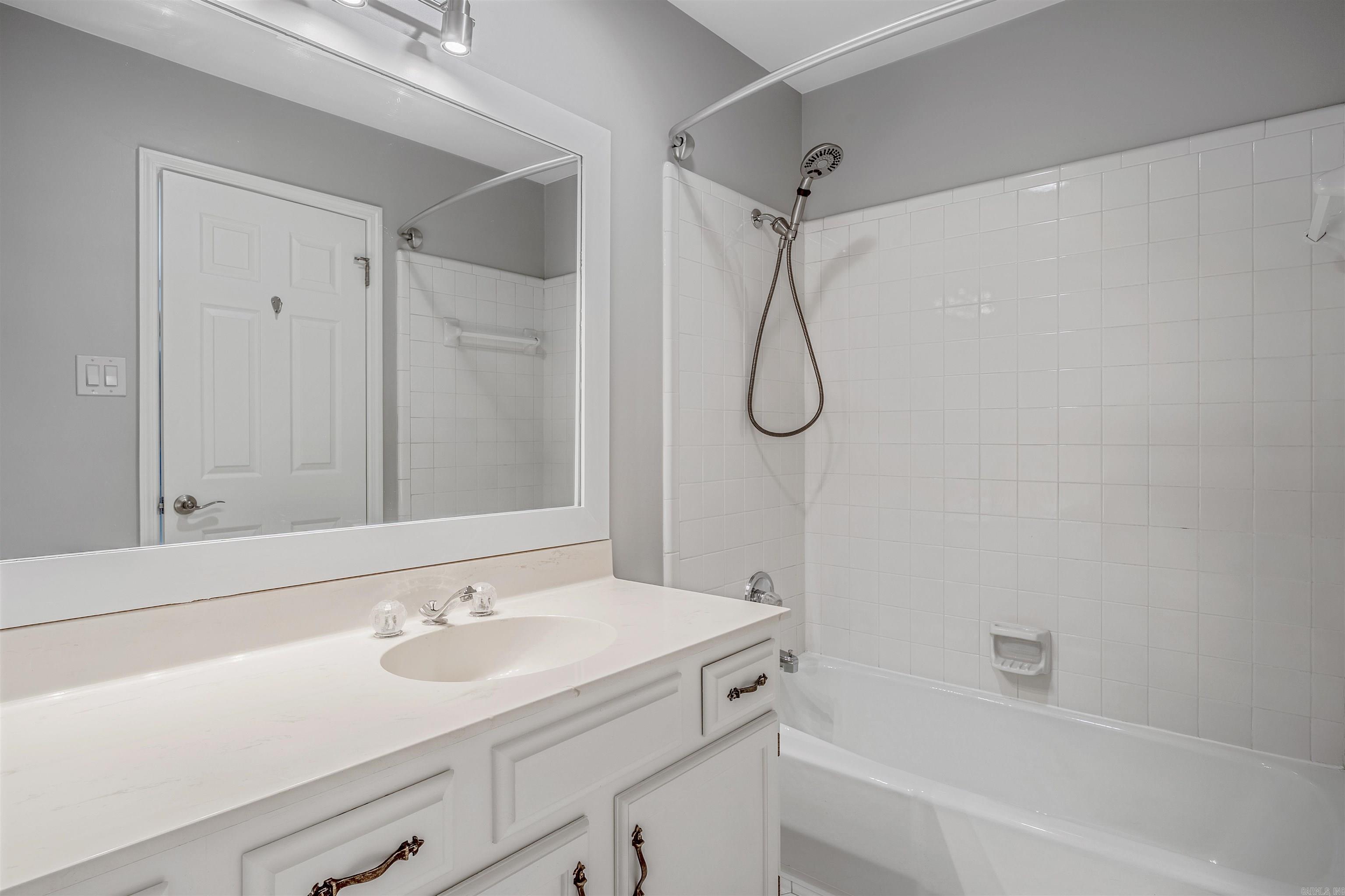 2200 Andover Ct 1003