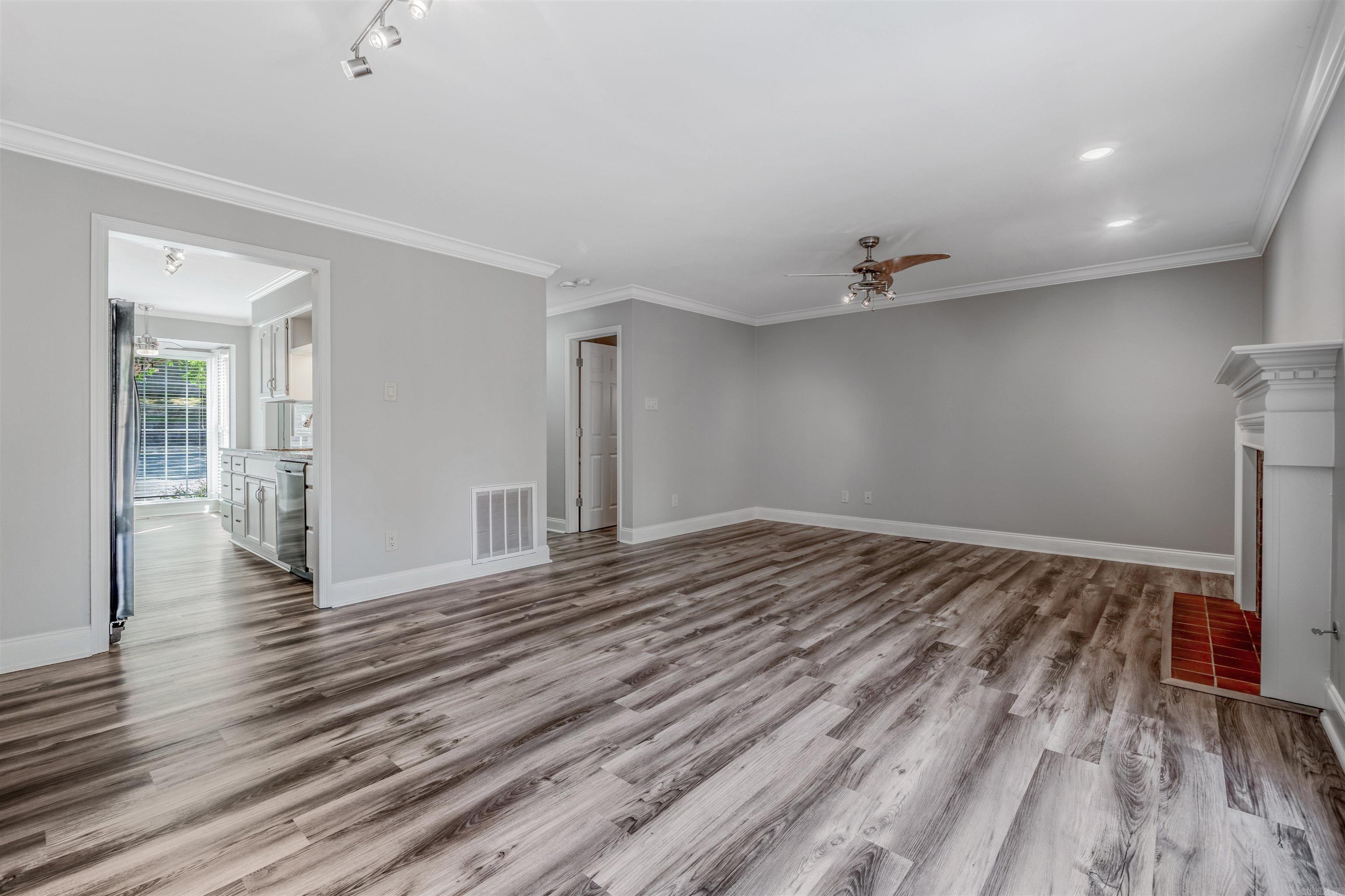 2200 Andover Ct 1003