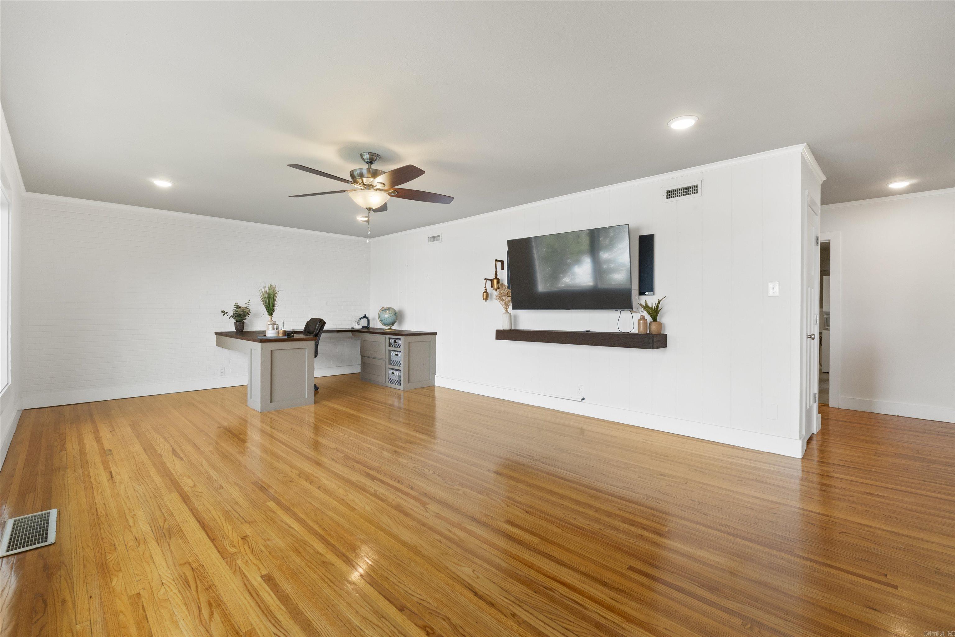 2012 Riverview Dr