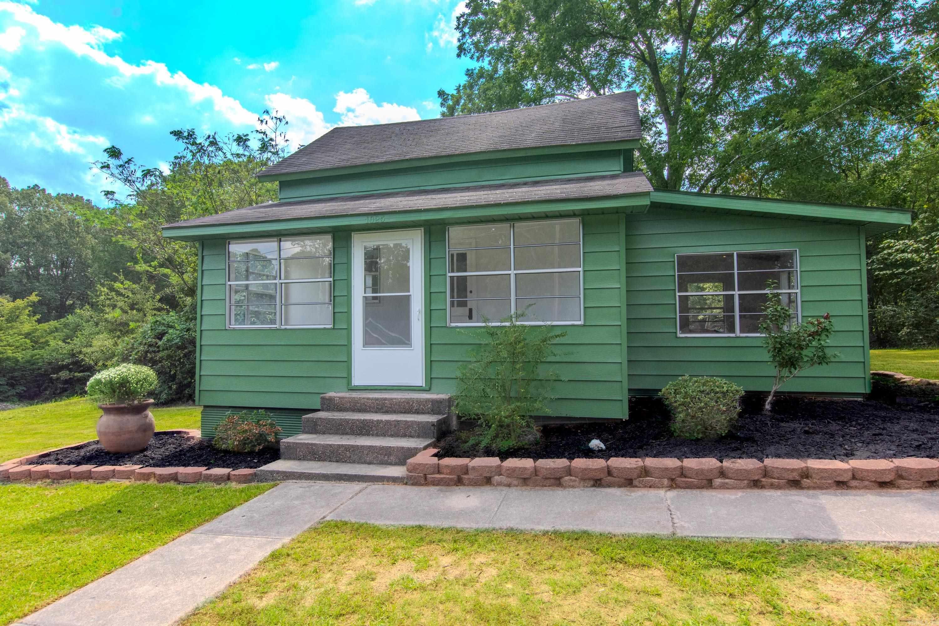 1025 Virginia Avenue