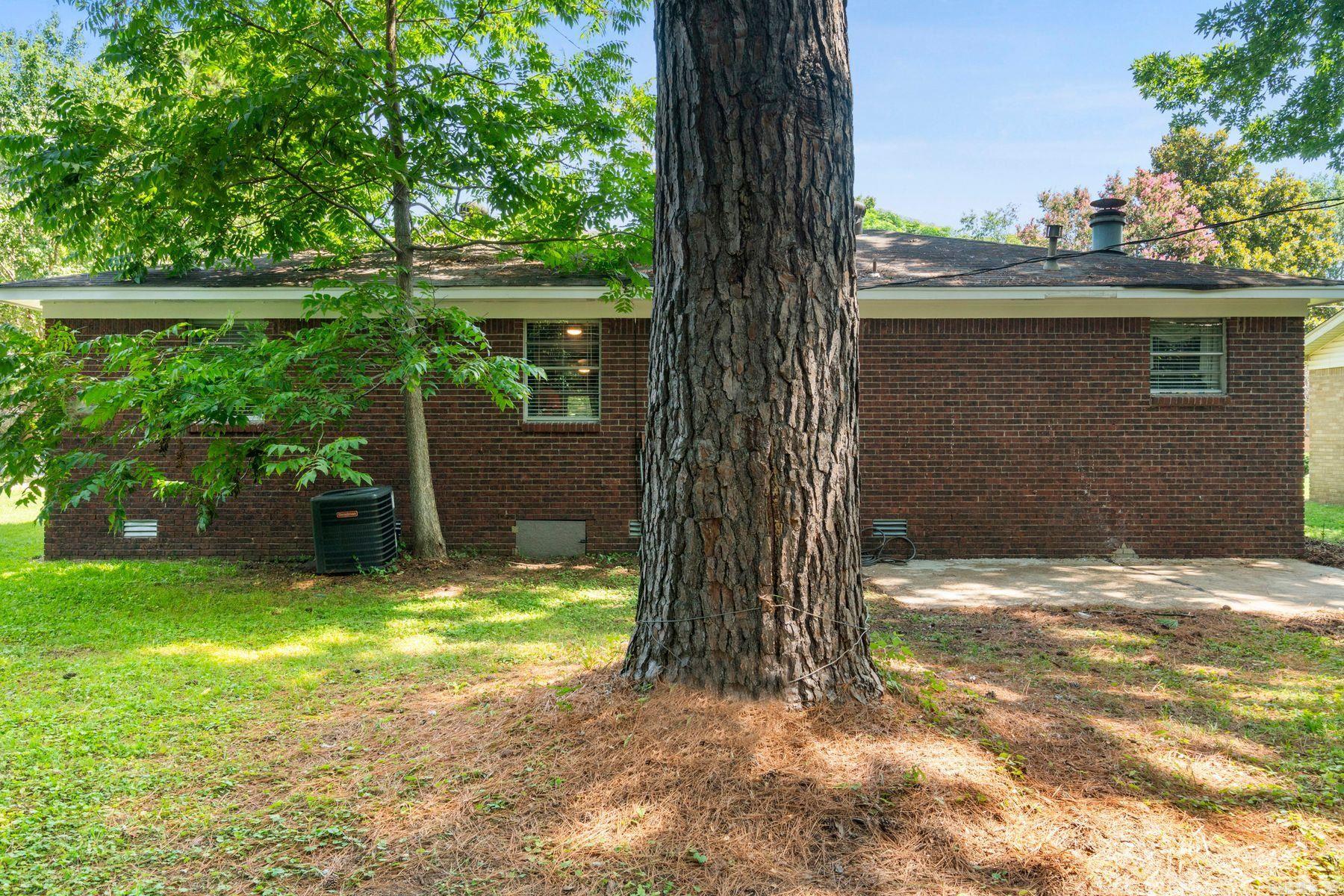 6512 Whippoorwill Ln