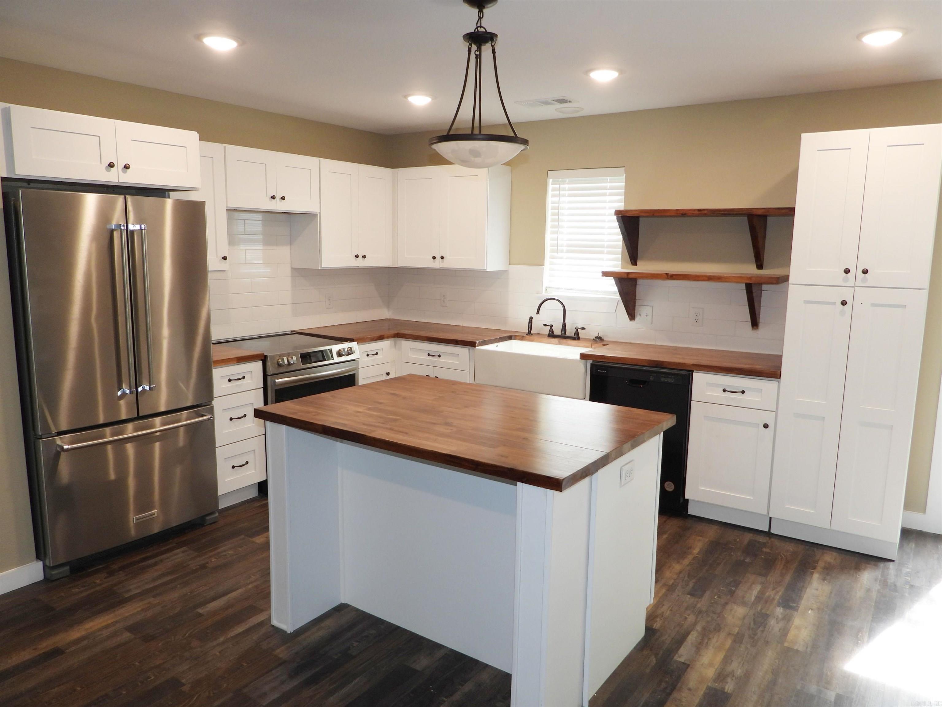 615 E Word Street Unit: 1