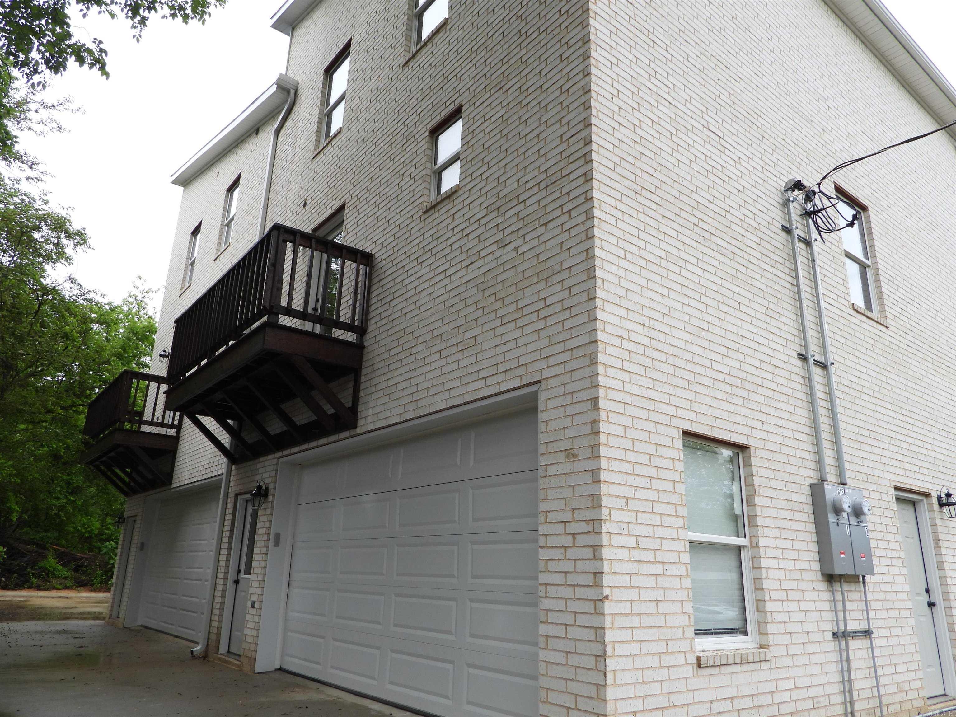 615 E Word Street Unit: 1