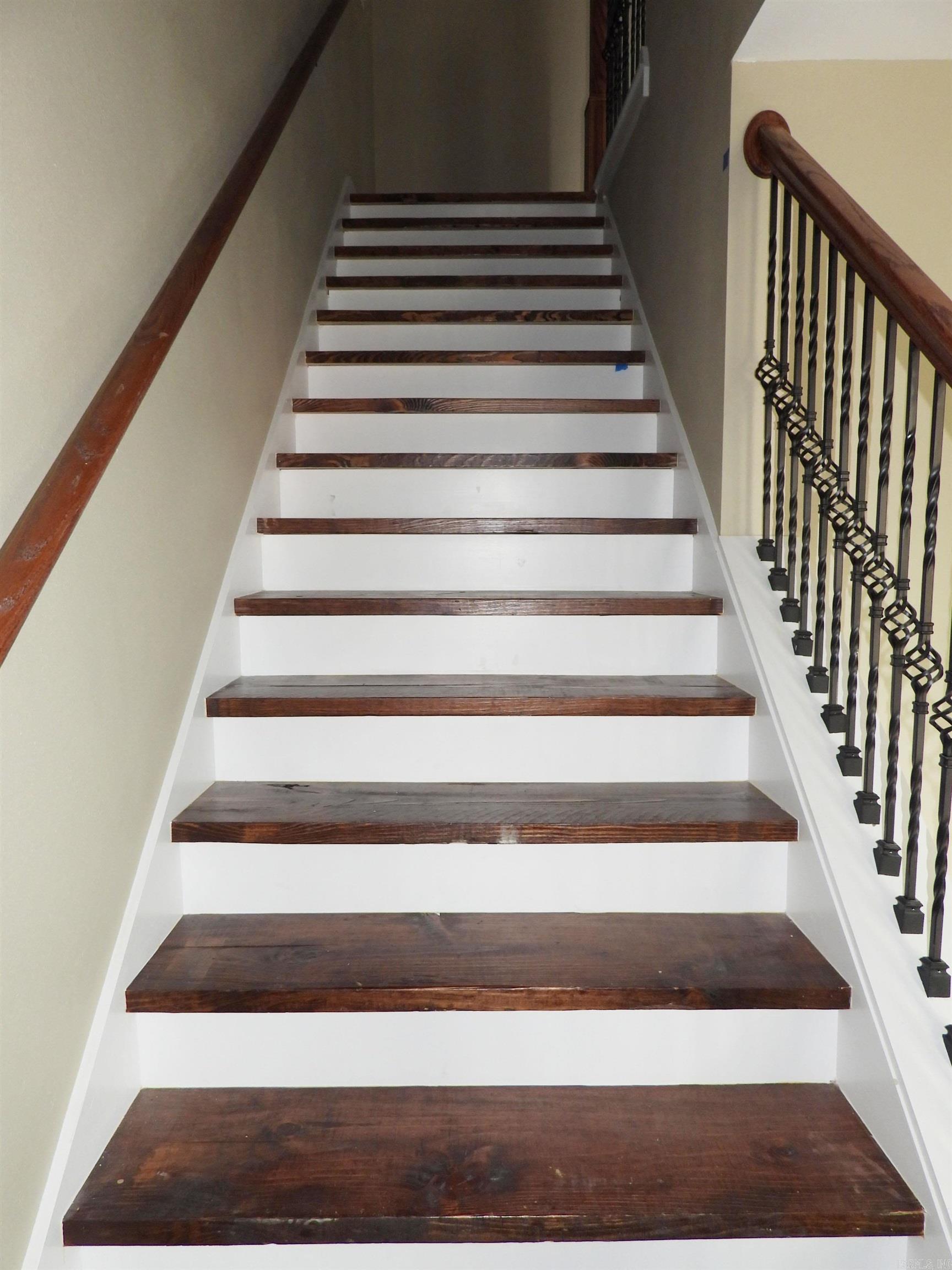 615 E Word Street Unit: 1