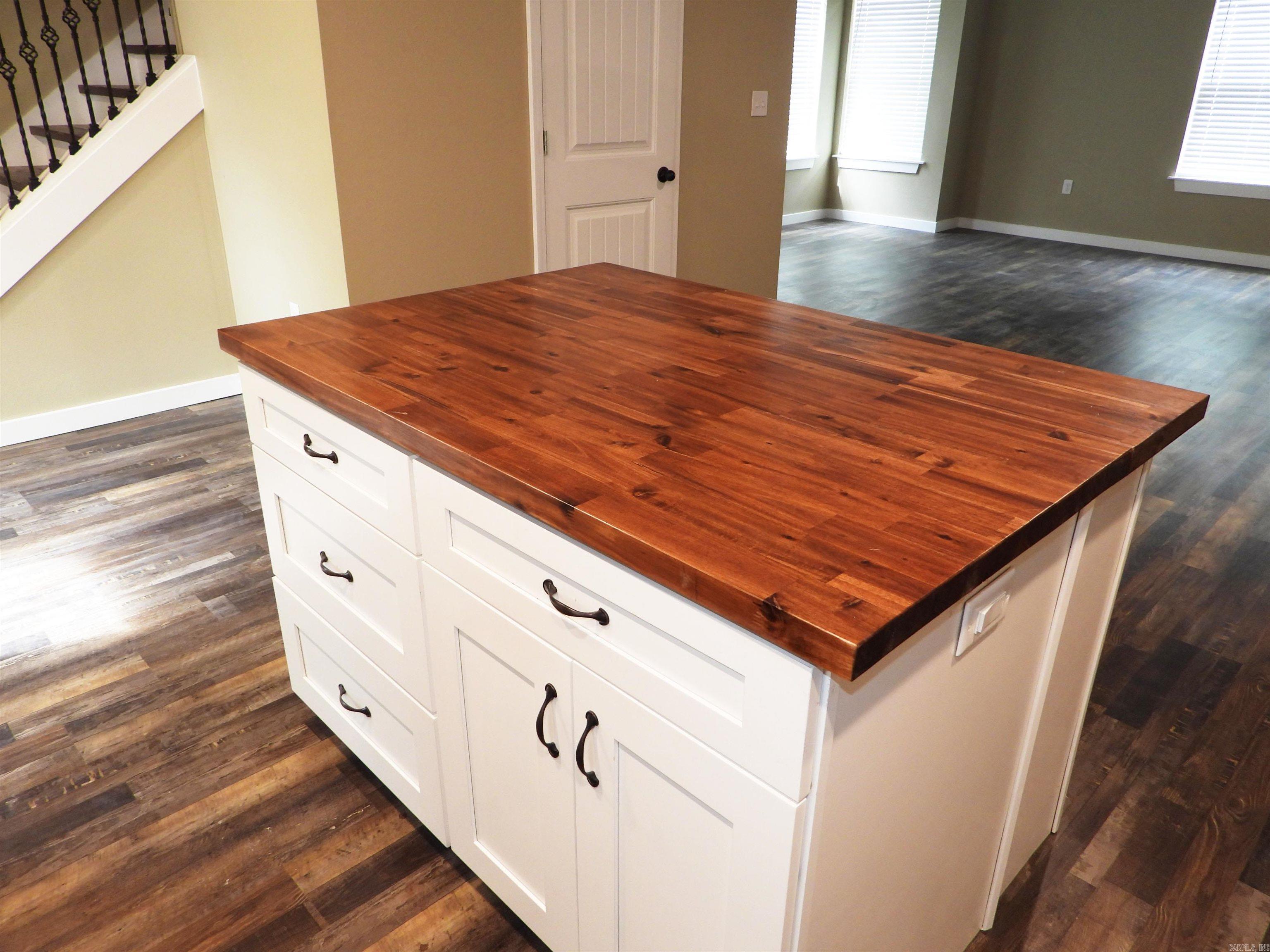 615 E Word Street Unit: 1