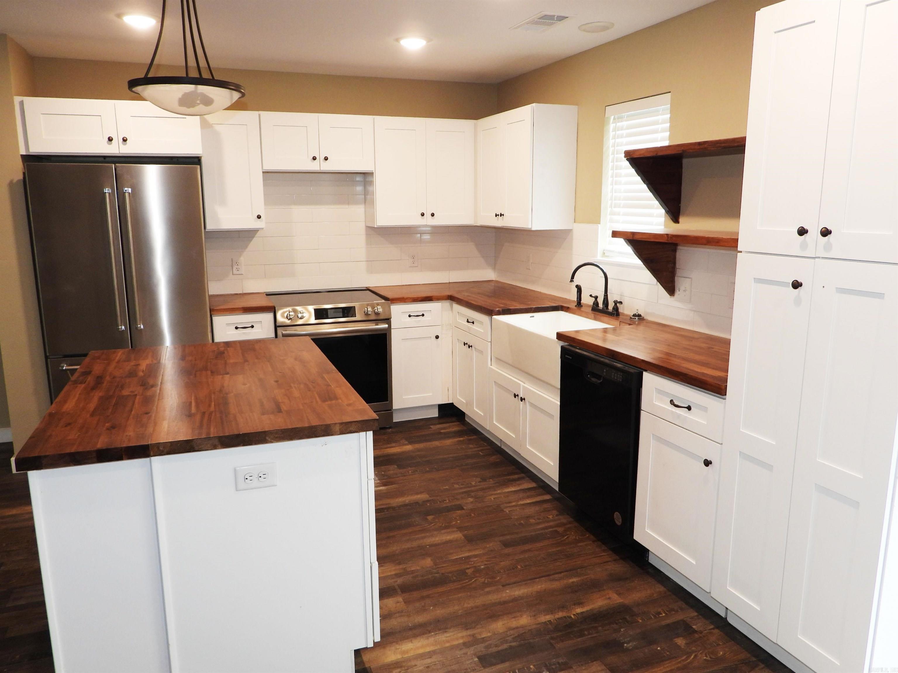 615 E Word Street Unit: 1