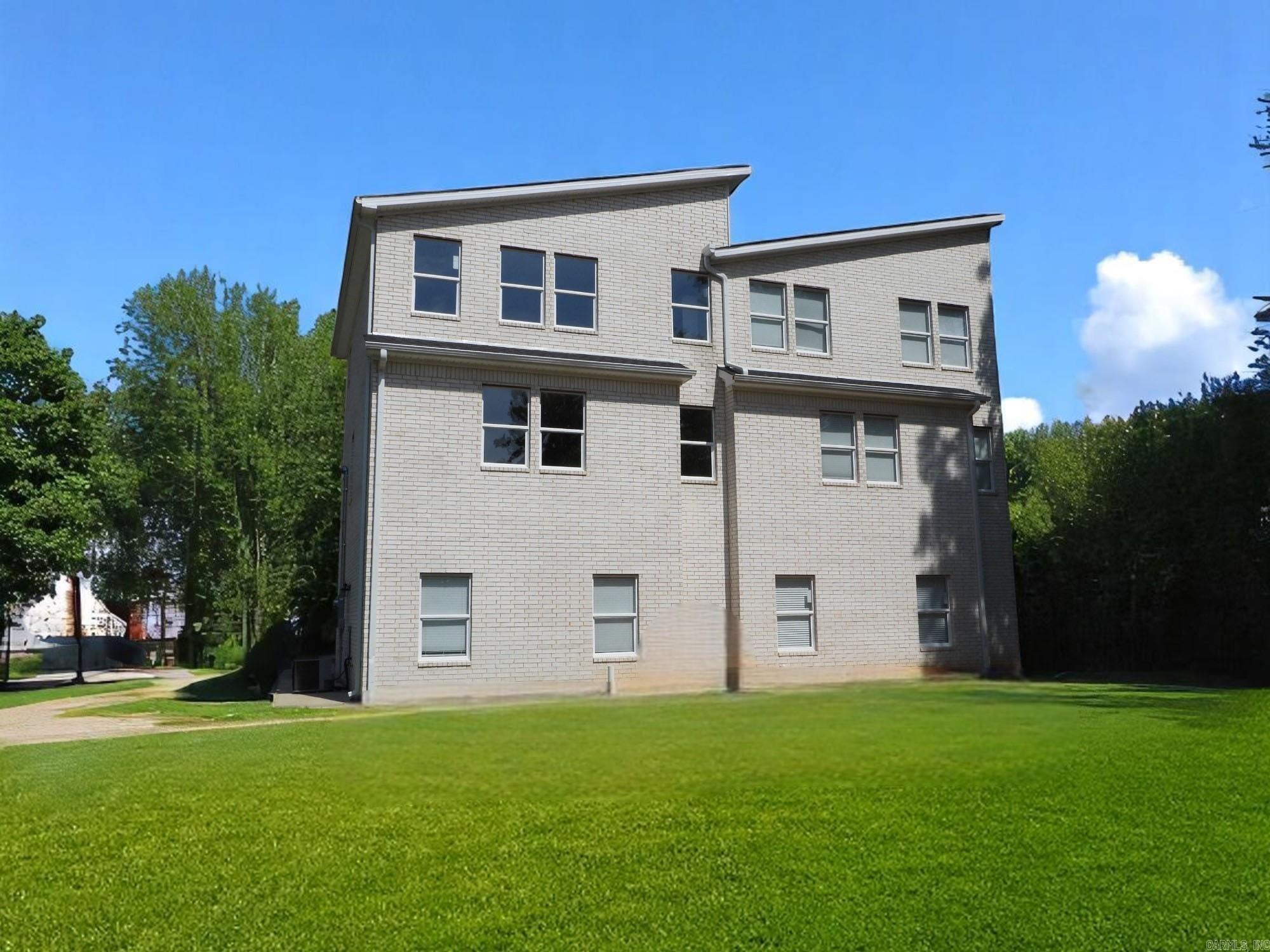 615 E Word Street Unit: 1