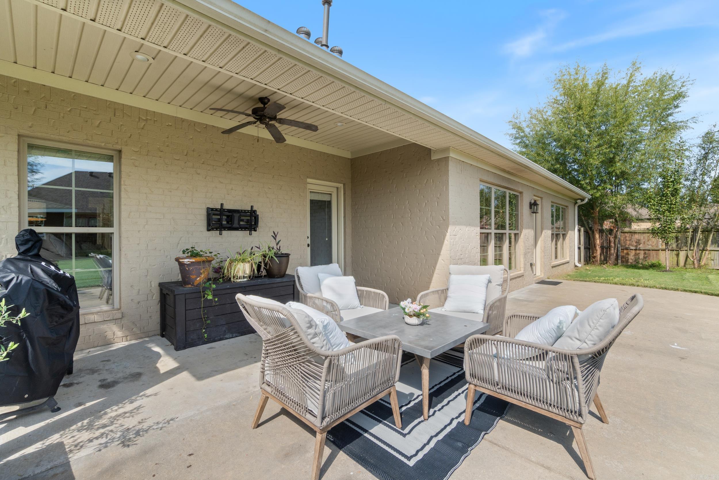 220 CHAPEL CREEK DRIVE