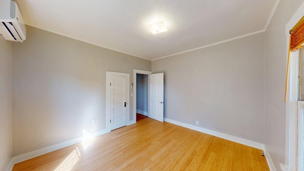 1209 Clifton Street
