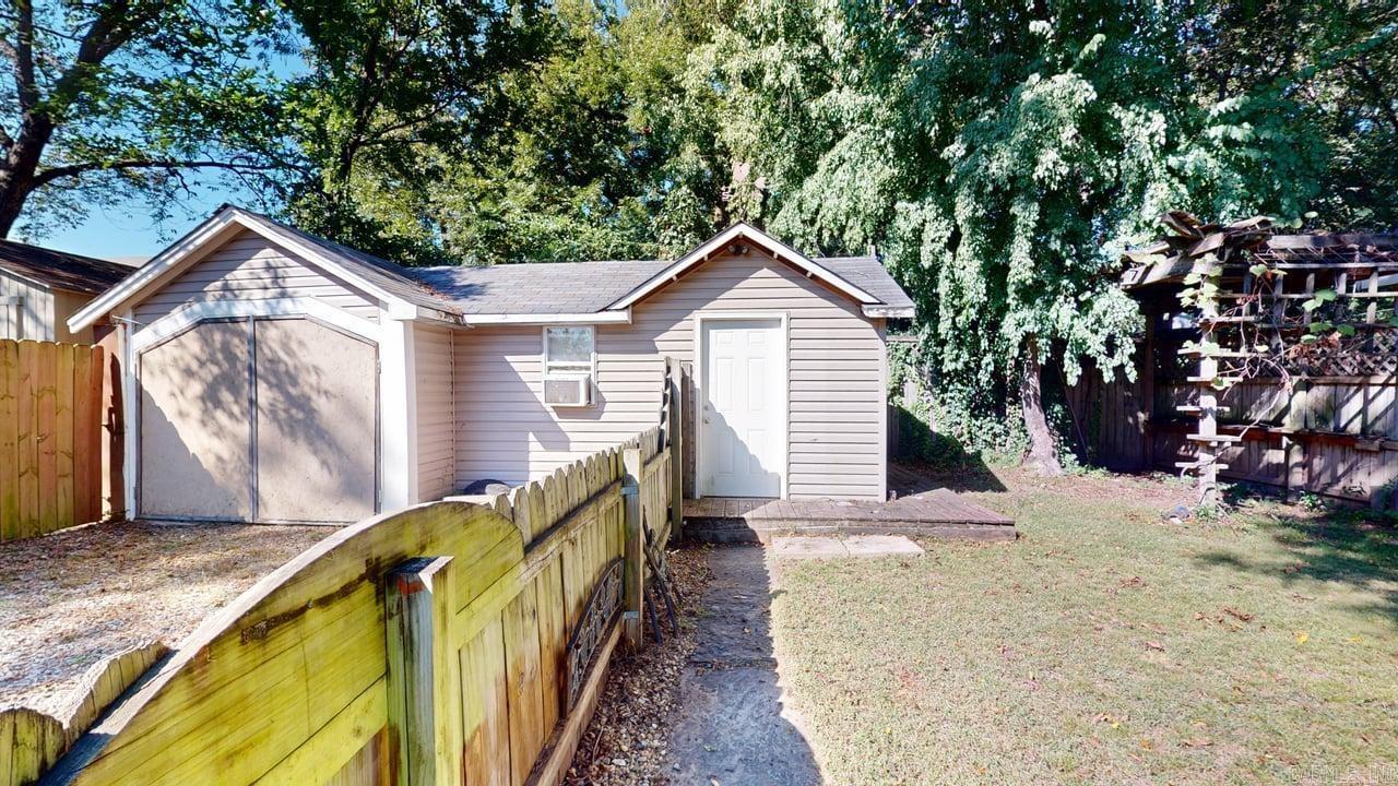 1209 Clifton Street