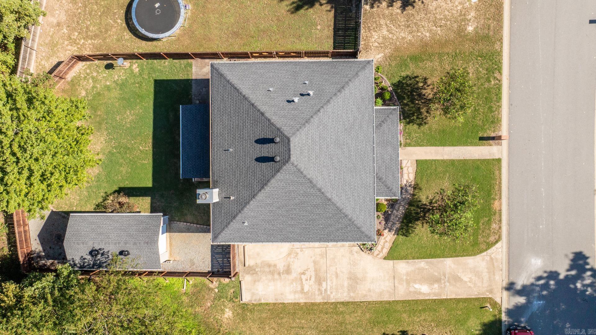 1023 Red Oak Circle