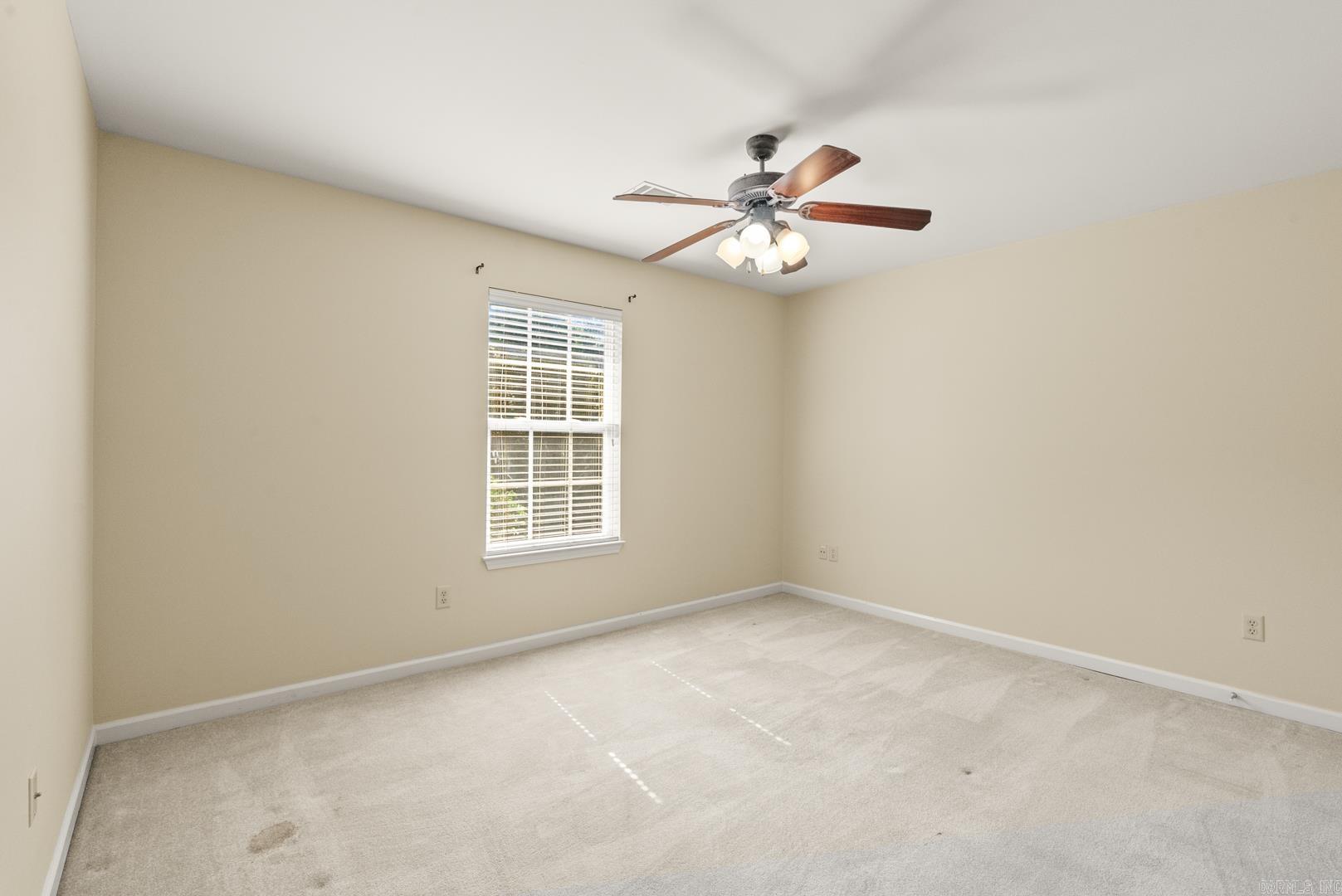 1023 Red Oak Circle