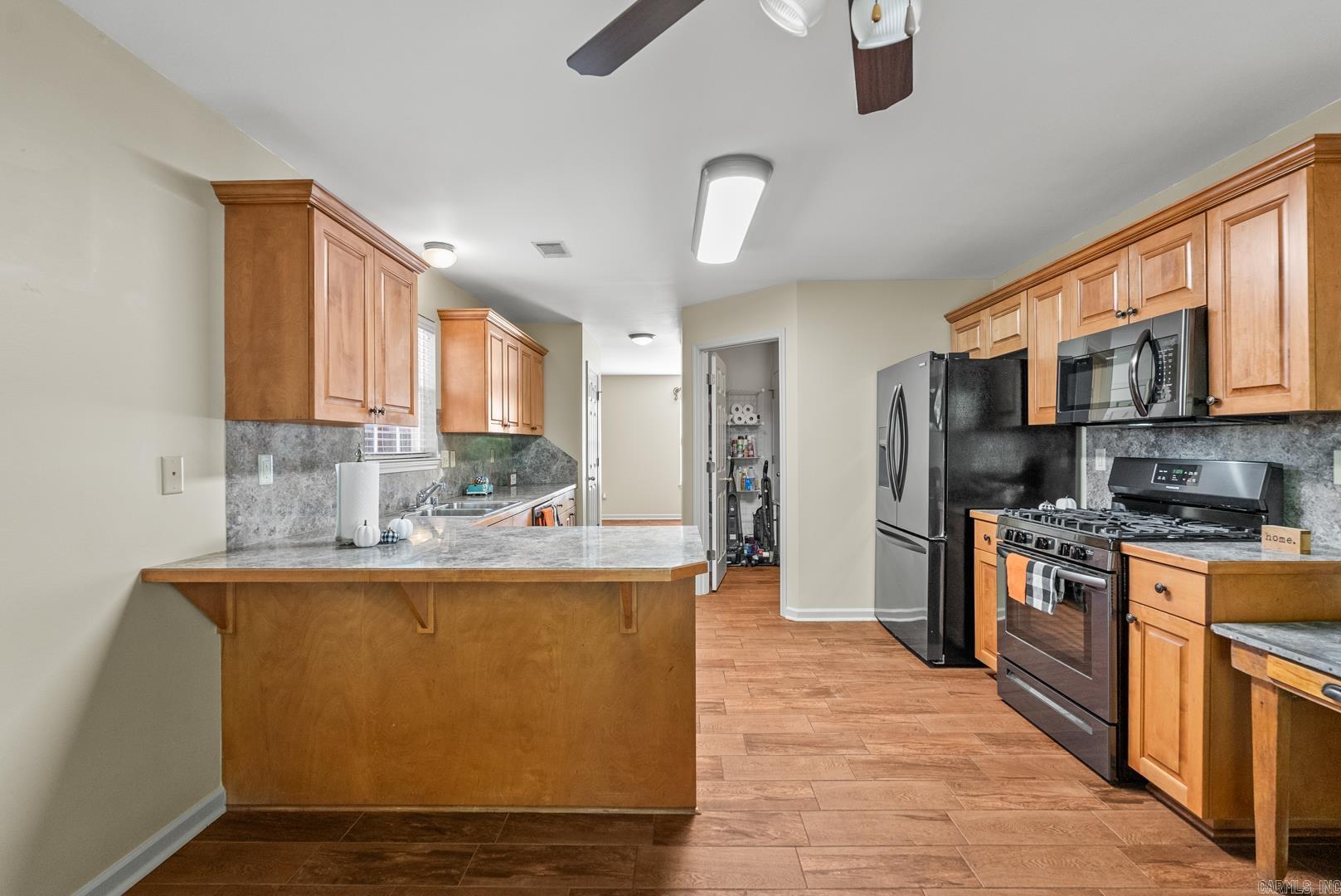 1023 Red Oak Circle