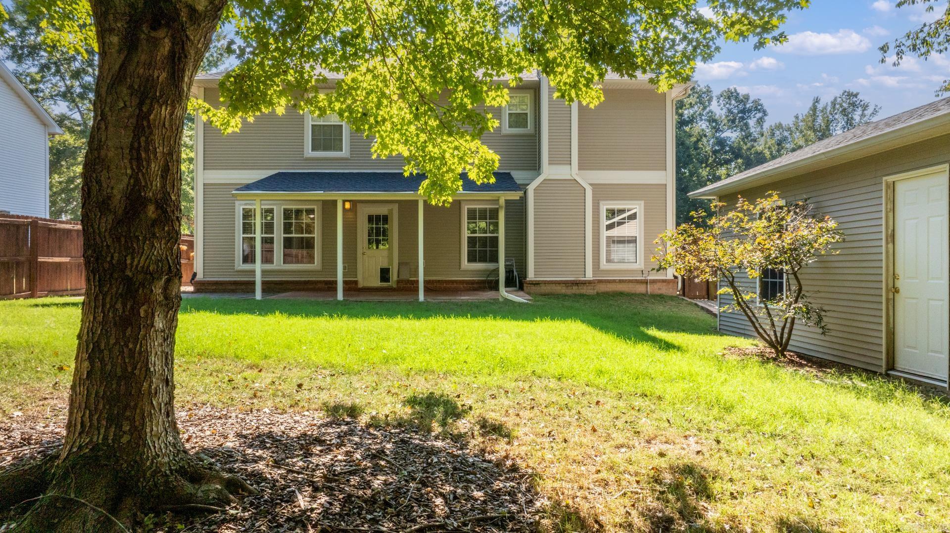 1023 Red Oak Circle