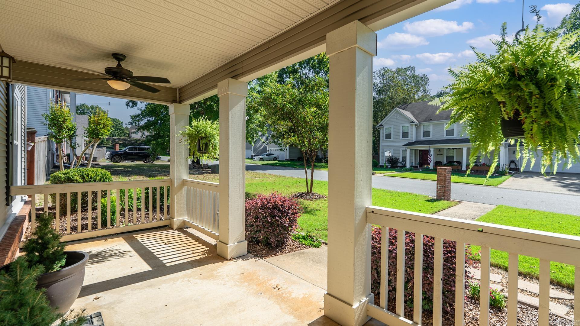 1023 Red Oak Circle