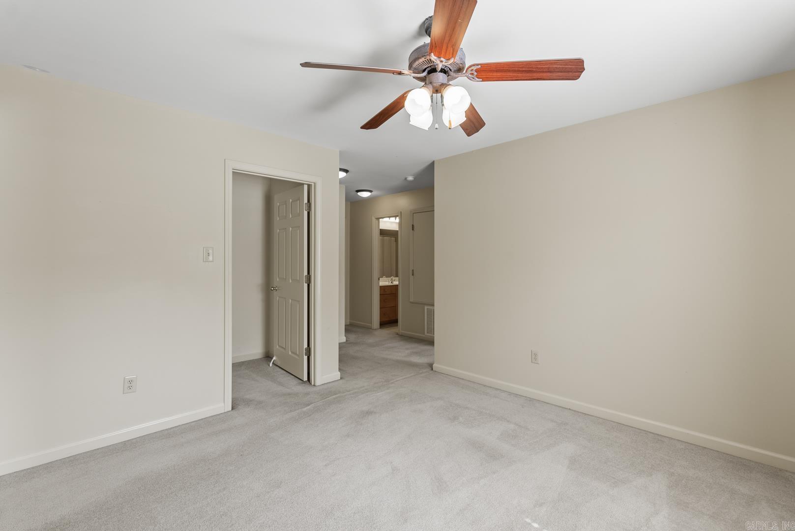 1023 Red Oak Circle