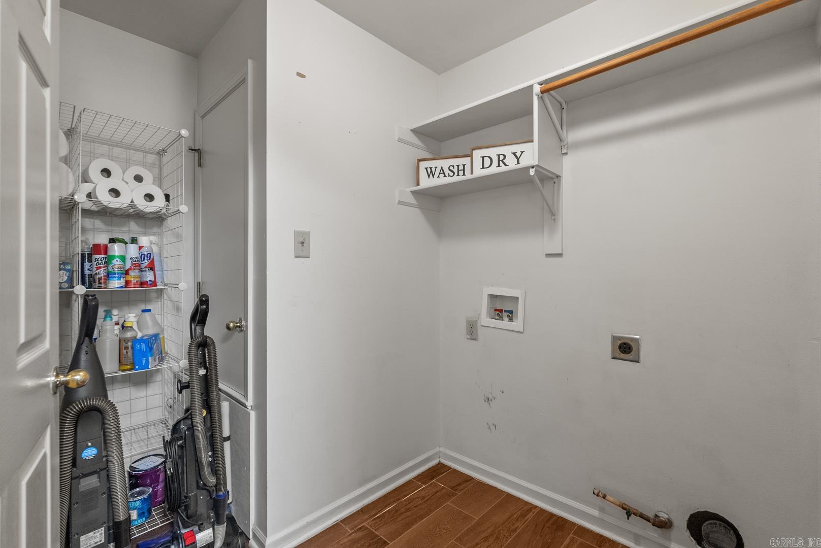 1023 Red Oak Circle