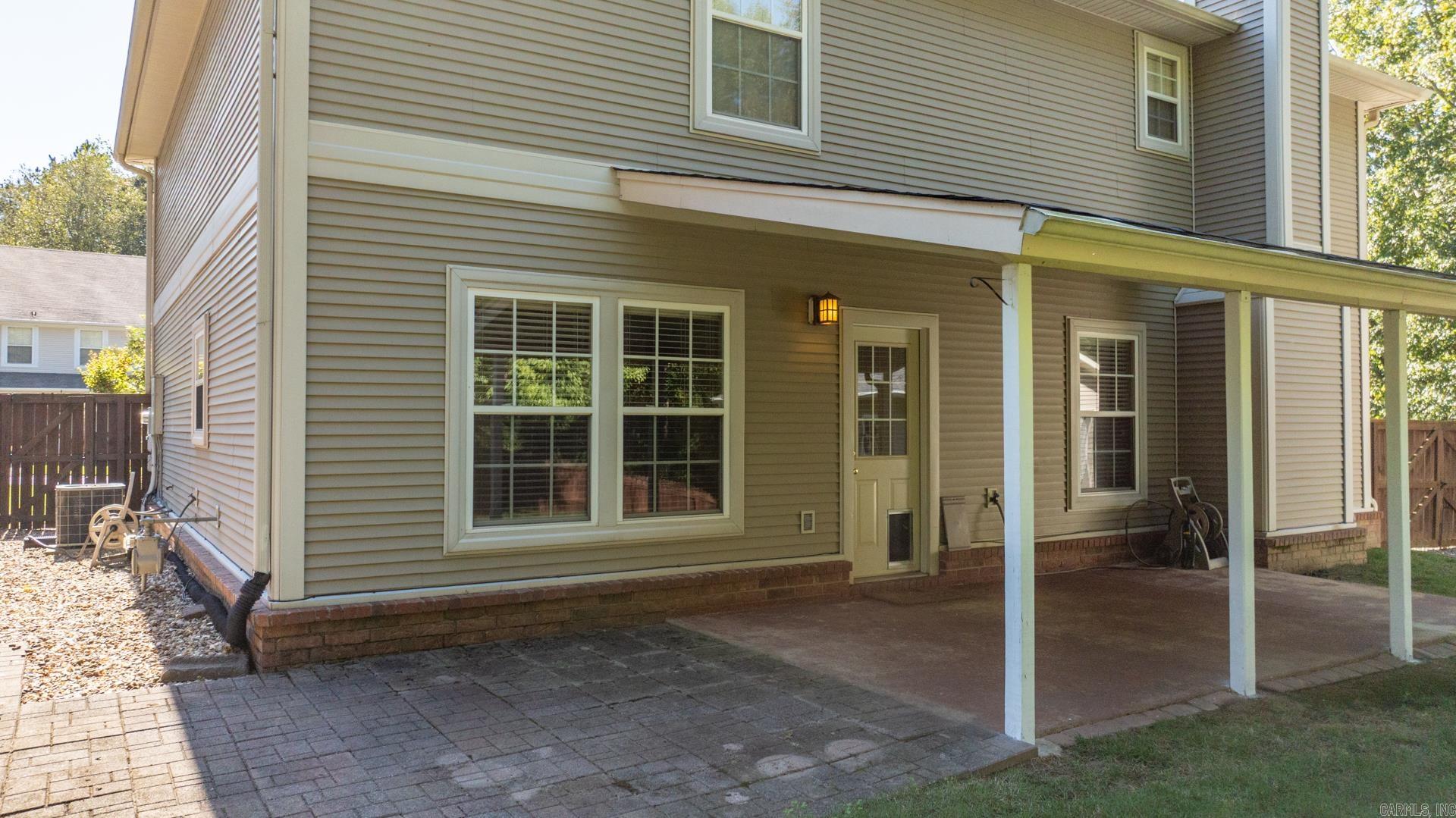 1023 Red Oak Circle