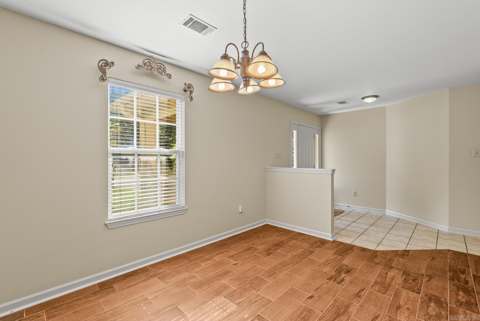 1023 Red Oak Circle