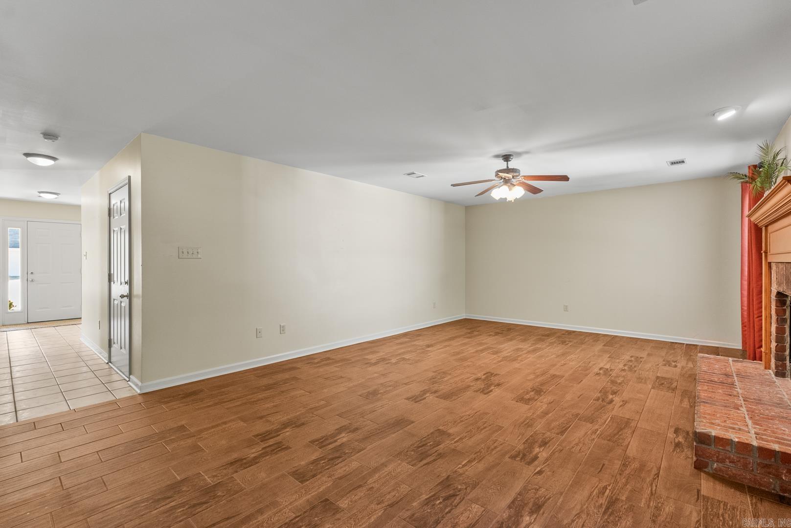 1023 Red Oak Circle