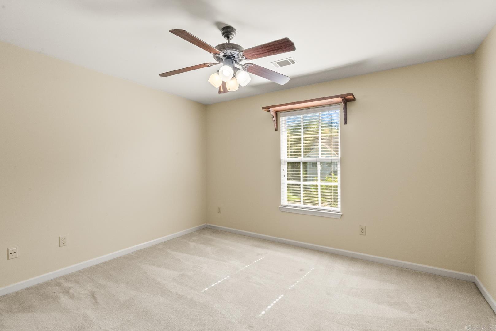 1023 Red Oak Circle