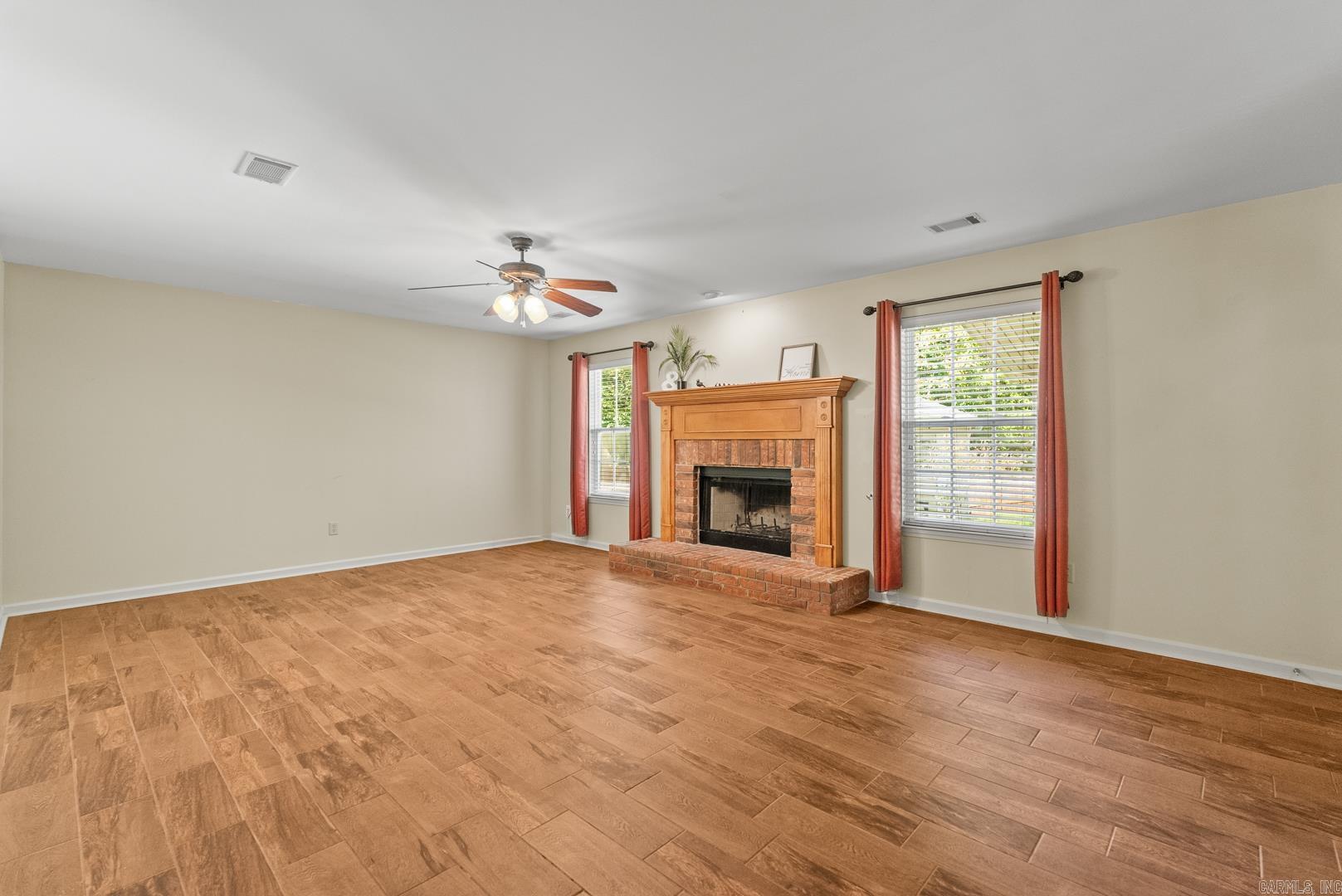 1023 Red Oak Circle