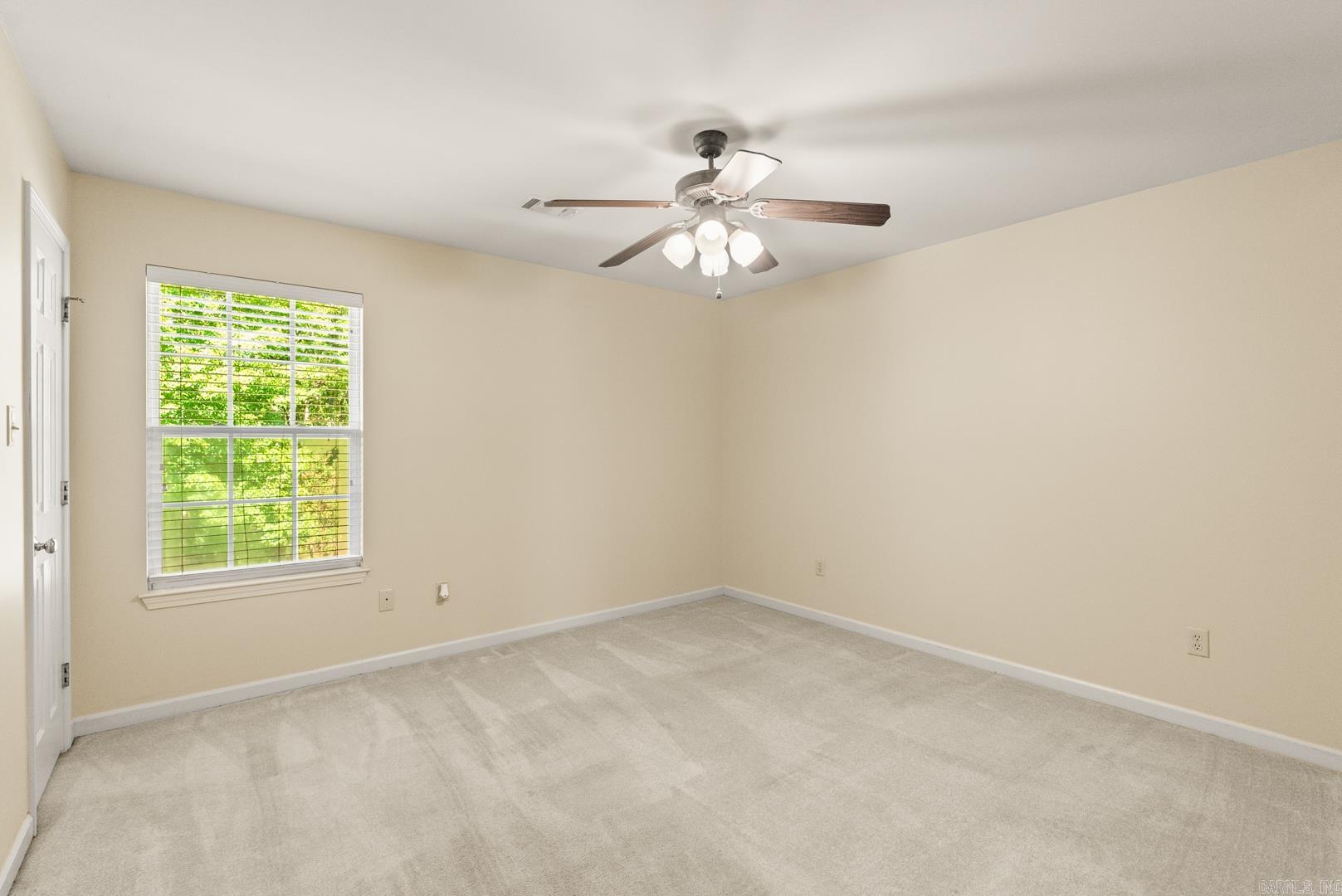 1023 Red Oak Circle