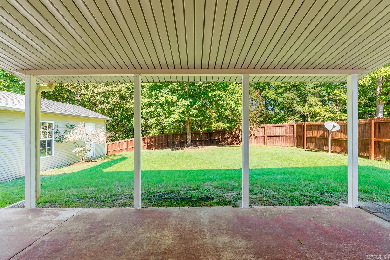 1023 Red Oak Circle