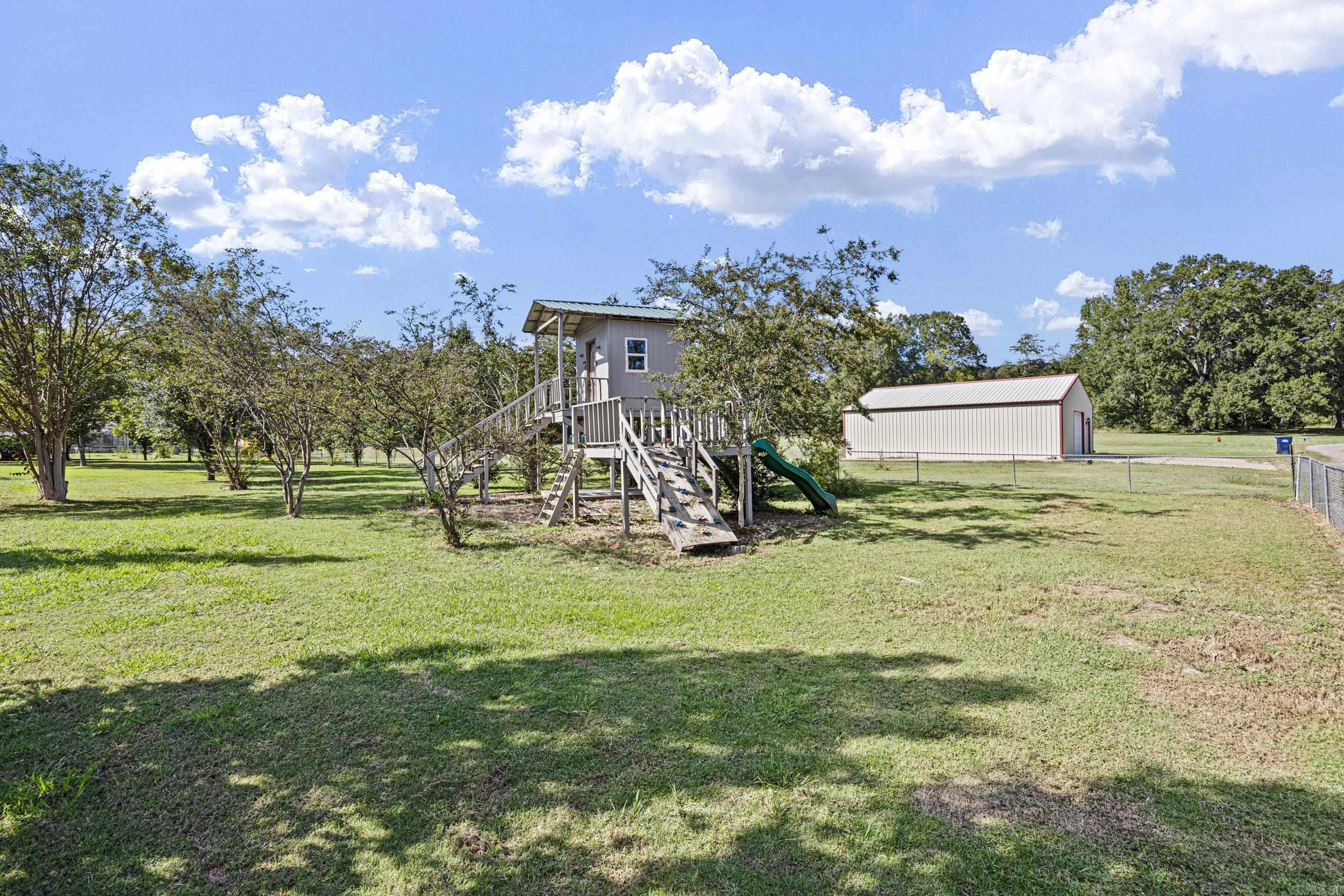 806 Avenue 8 SE