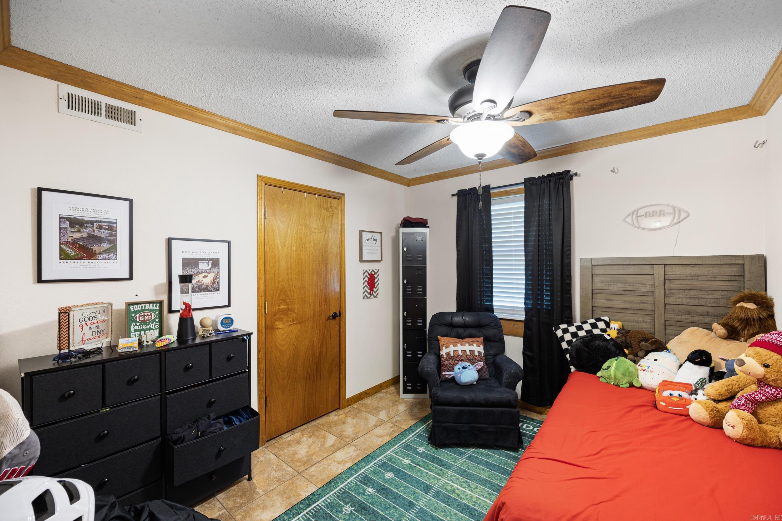 806 Avenue 8 SE