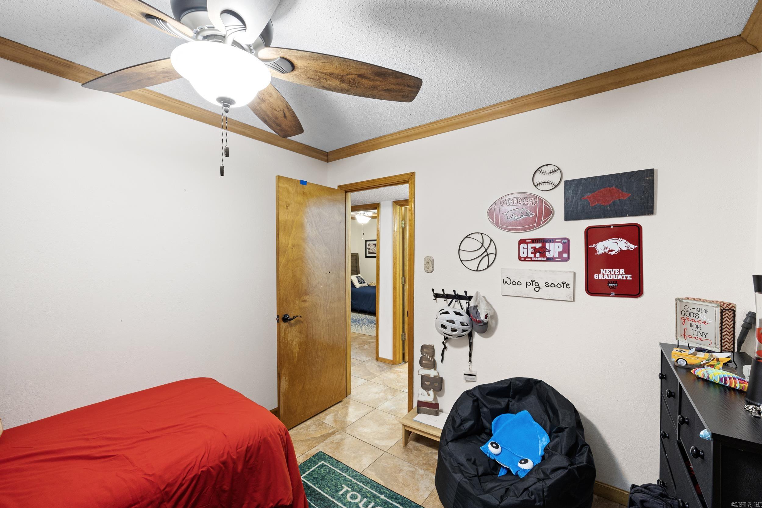 806 Avenue 8 SE