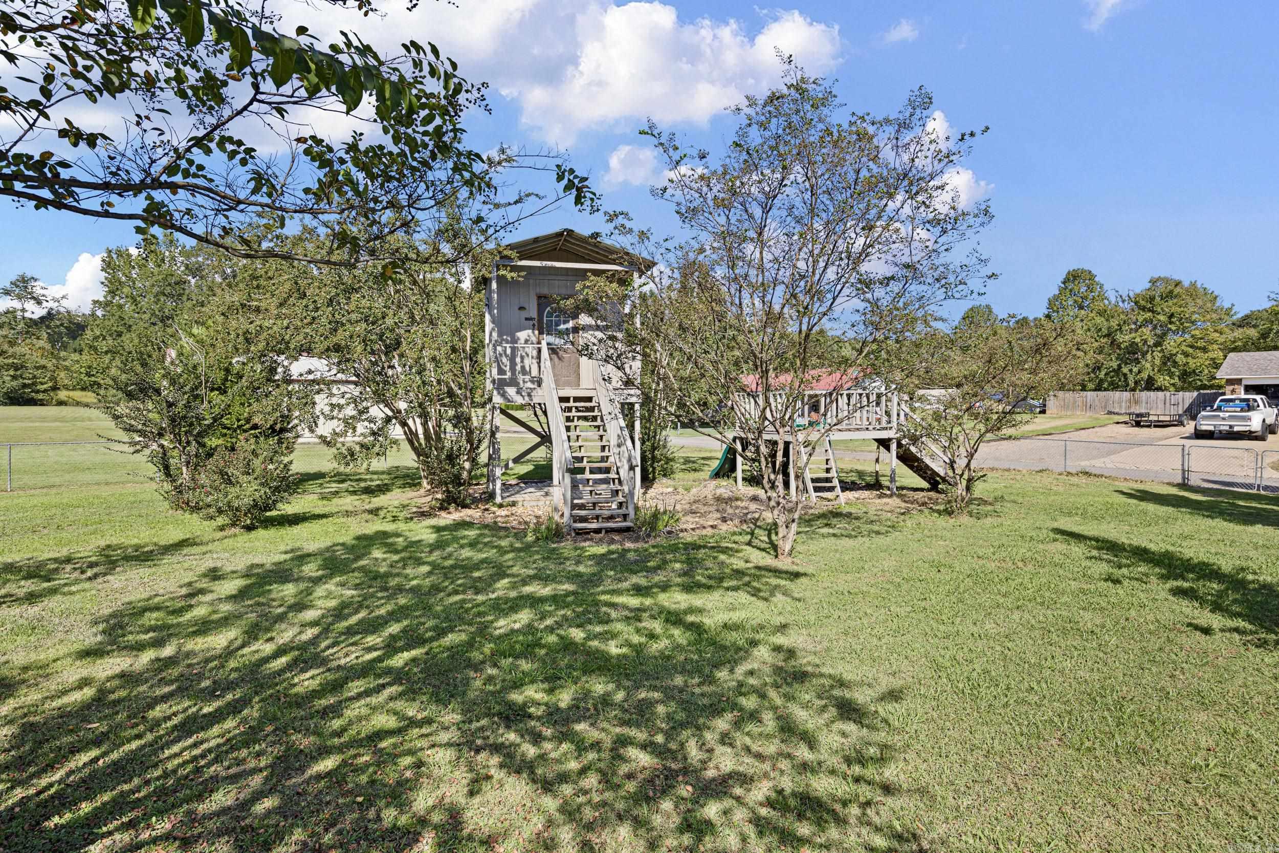 806 Avenue 8 SE