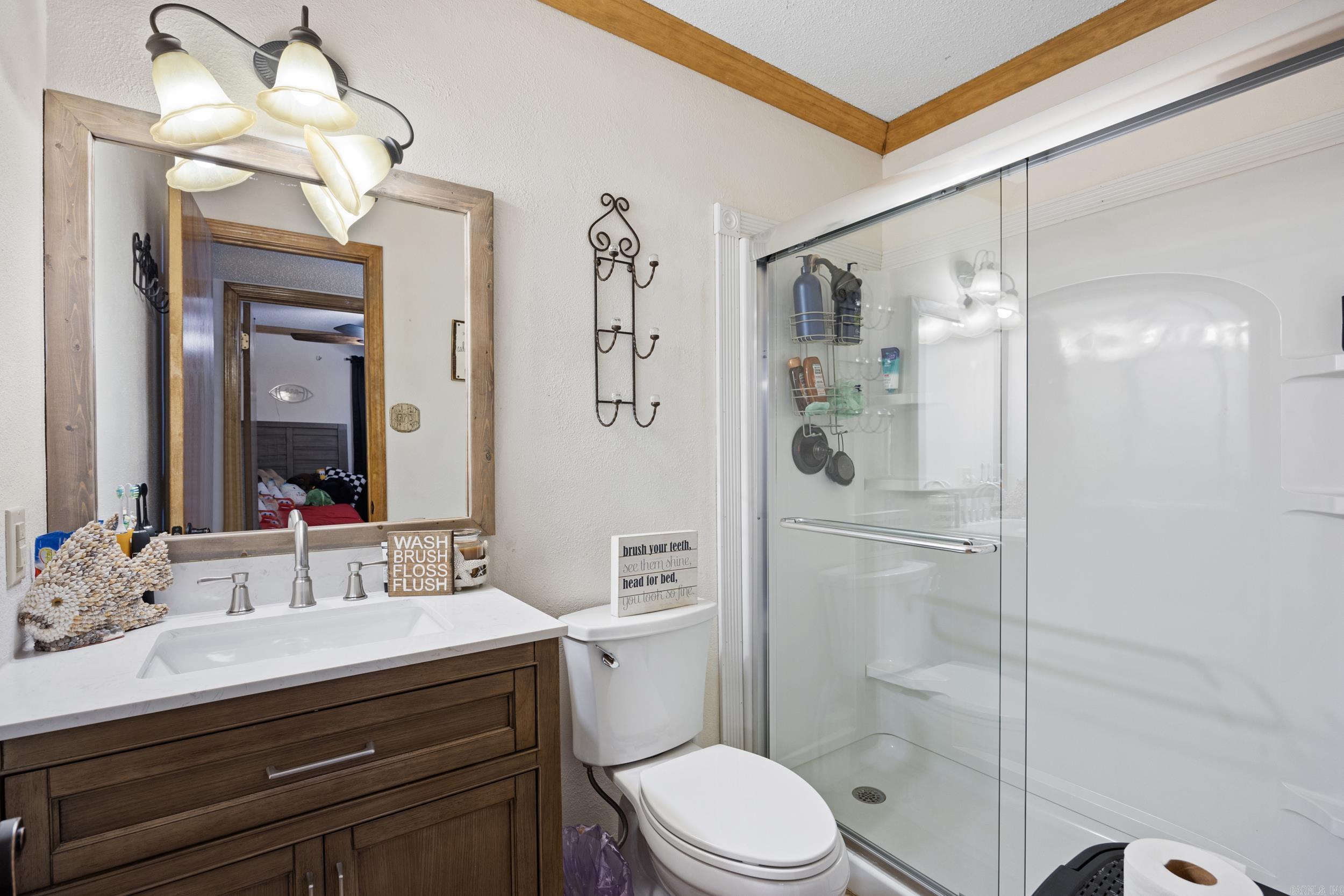 806 Avenue 8 SE