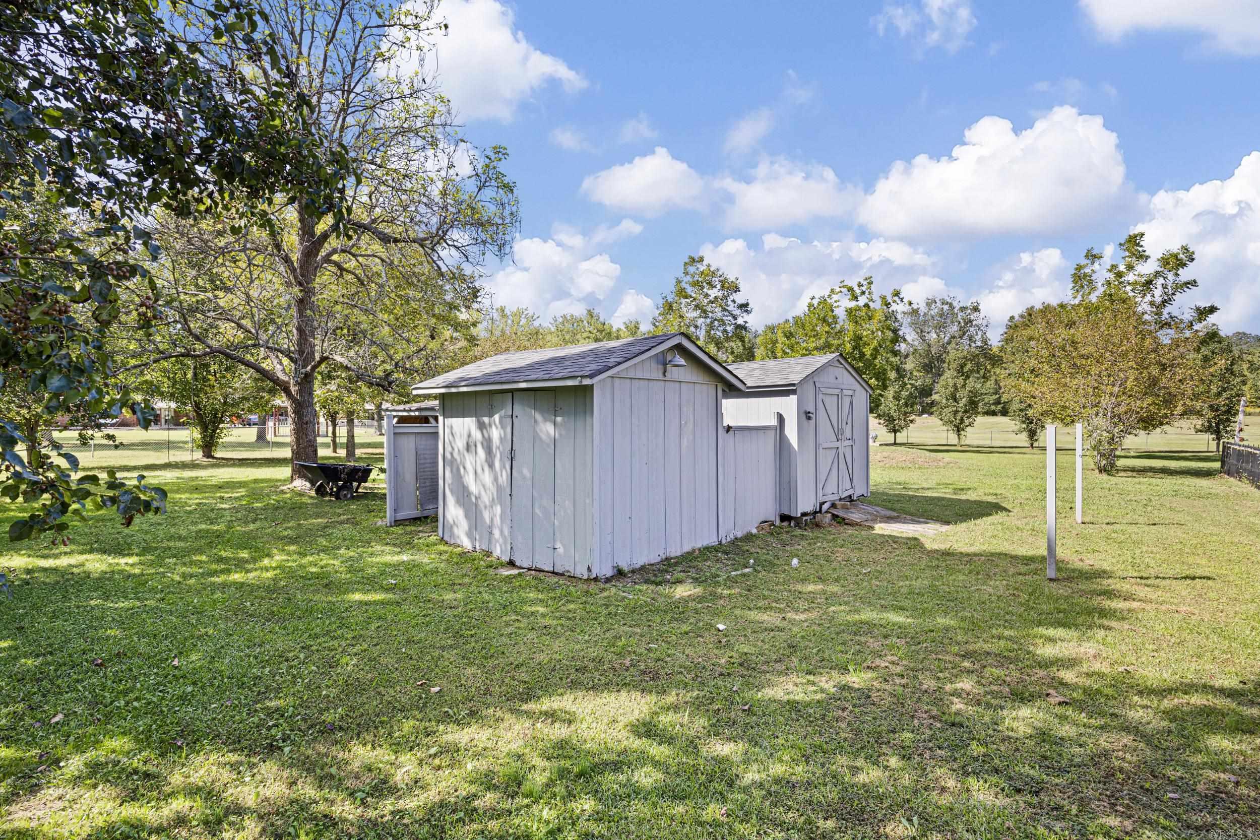 806 Avenue 8 SE