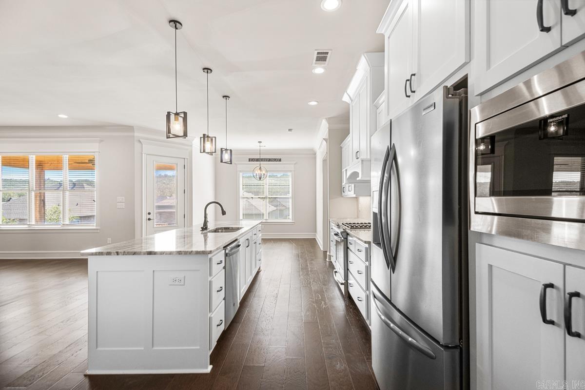 9717 Oak Forest Lane