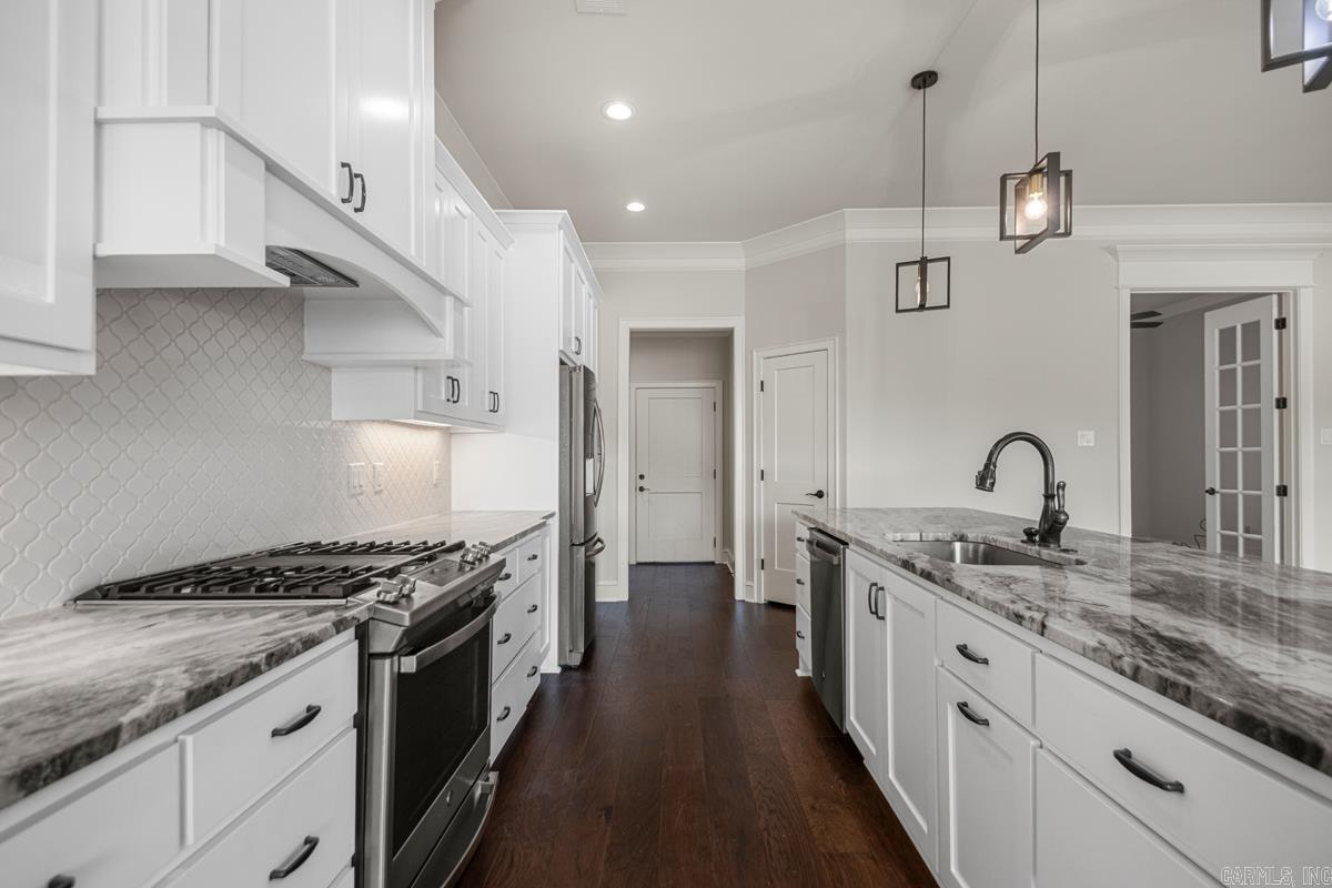 9717 Oak Forest Lane