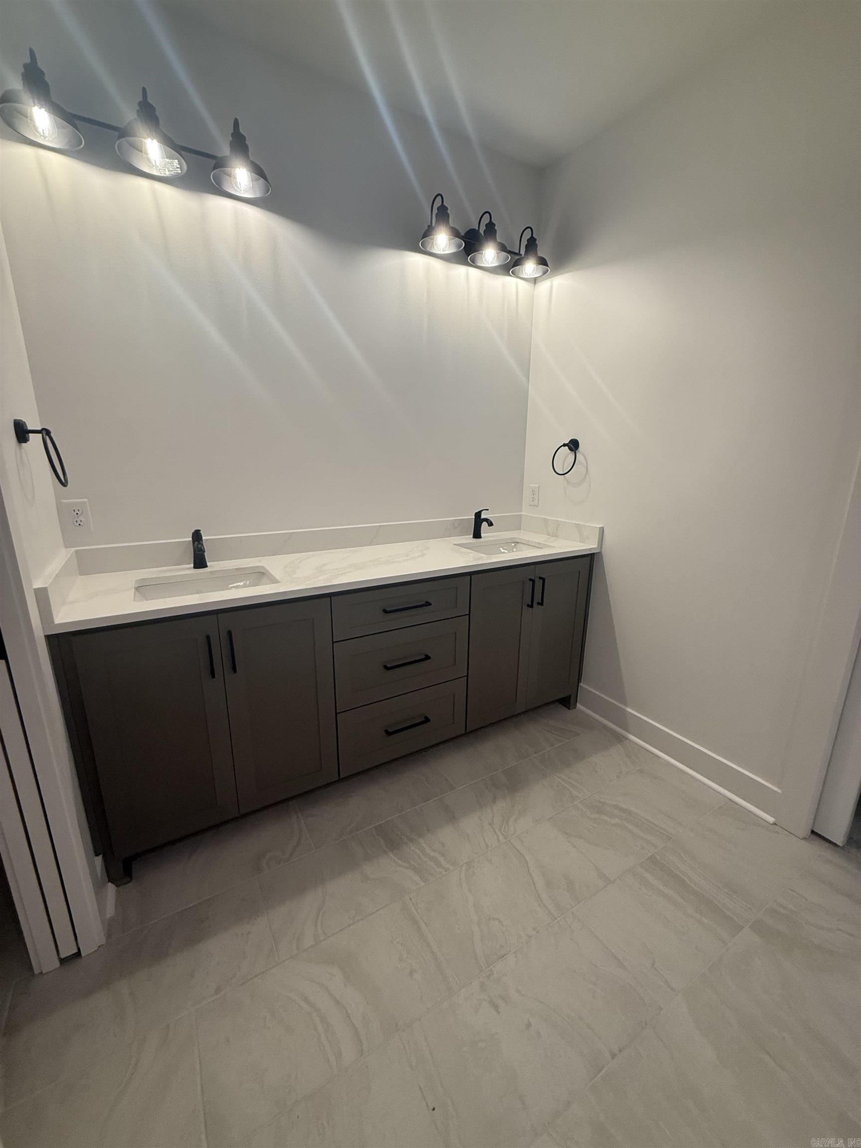 1600 Canyon Maple Cove