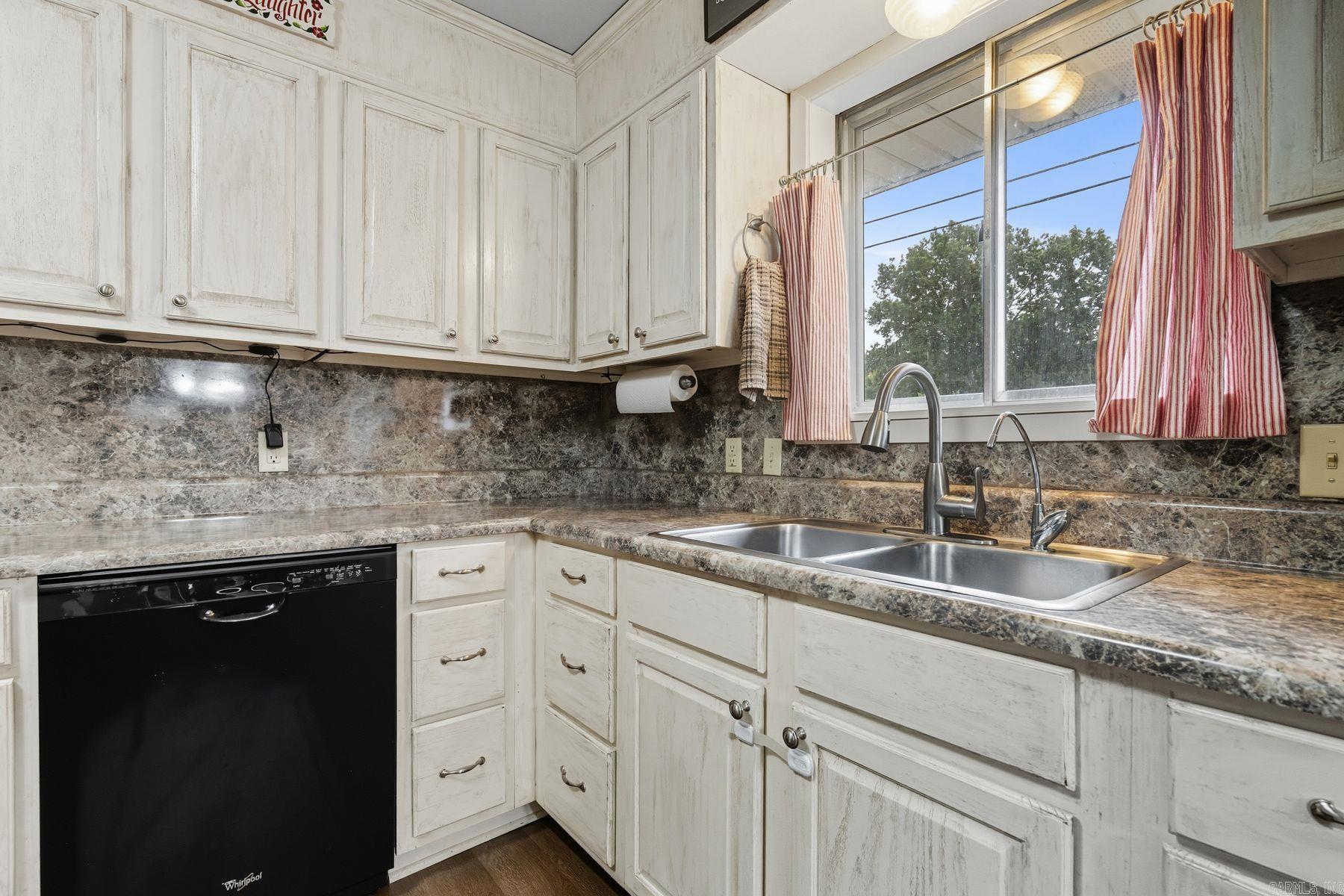 1704 Thornton Ferry Road