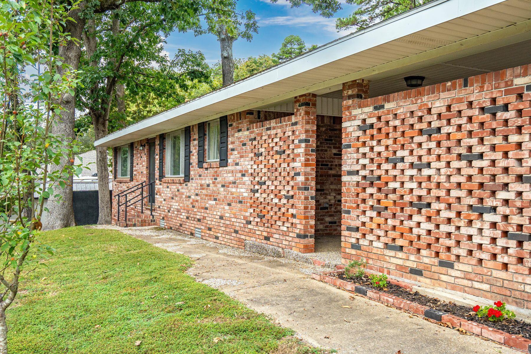 1704 Thornton Ferry Road