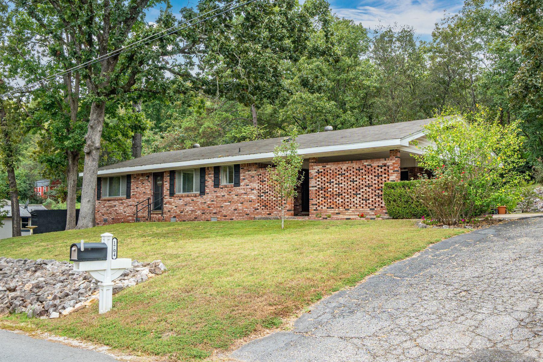 1704 Thornton Ferry Road