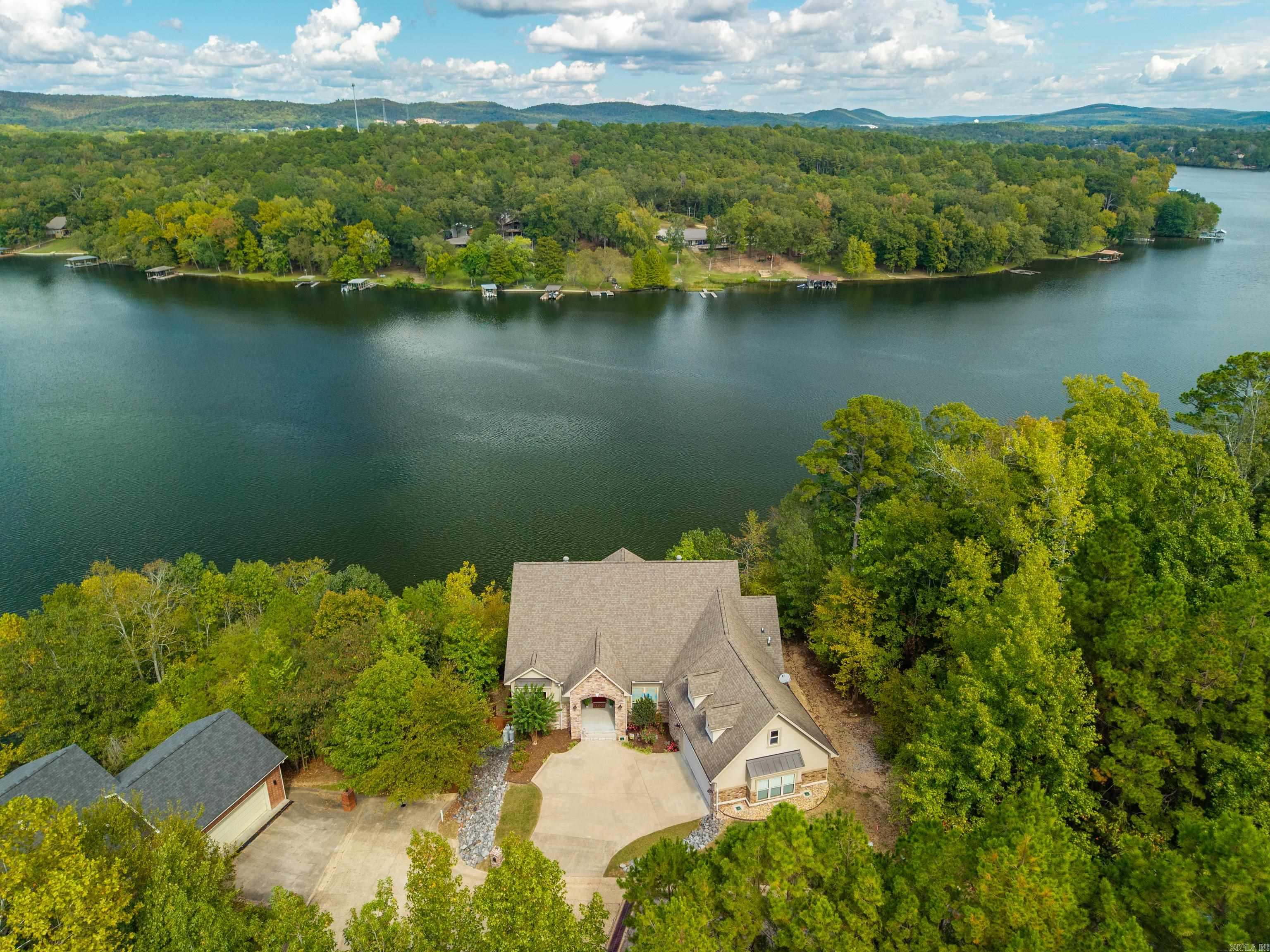 138 Waterfront Ct