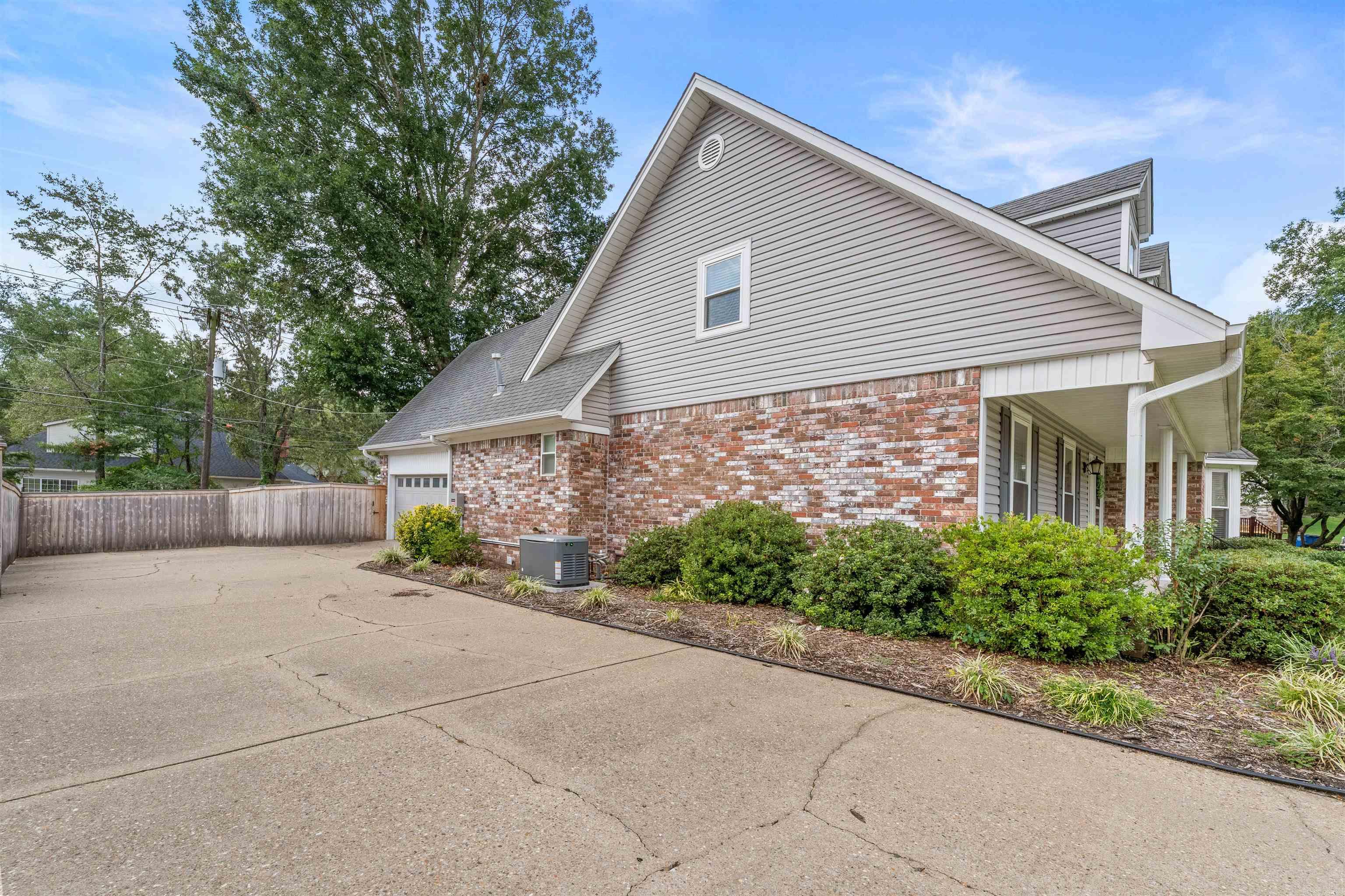 2100 Covington Drive